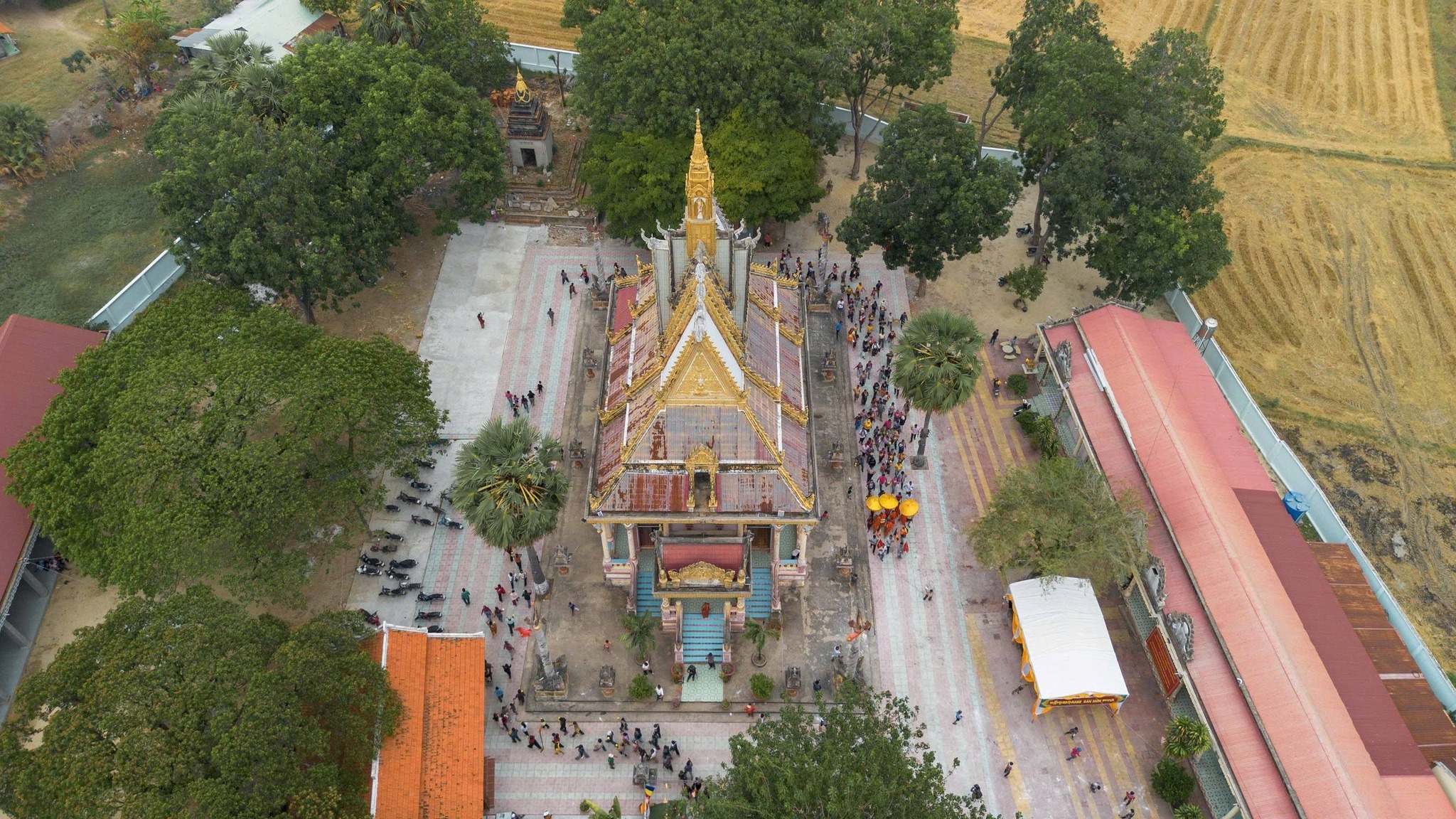 Kh&ocirc;ng kh&iacute; Tết Ch&ocirc;l Chnăm Thm&acirc;y rộn r&agrave;ng tại T&acirc;y Ninh 2026 - Ảnh 4.