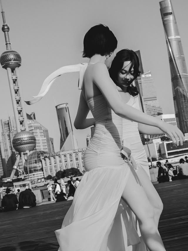 Minh Hằng "đọ d&aacute;ng" Ngọc Trinh, "Chị chị em em 2" hội ngộ - Ảnh 8.