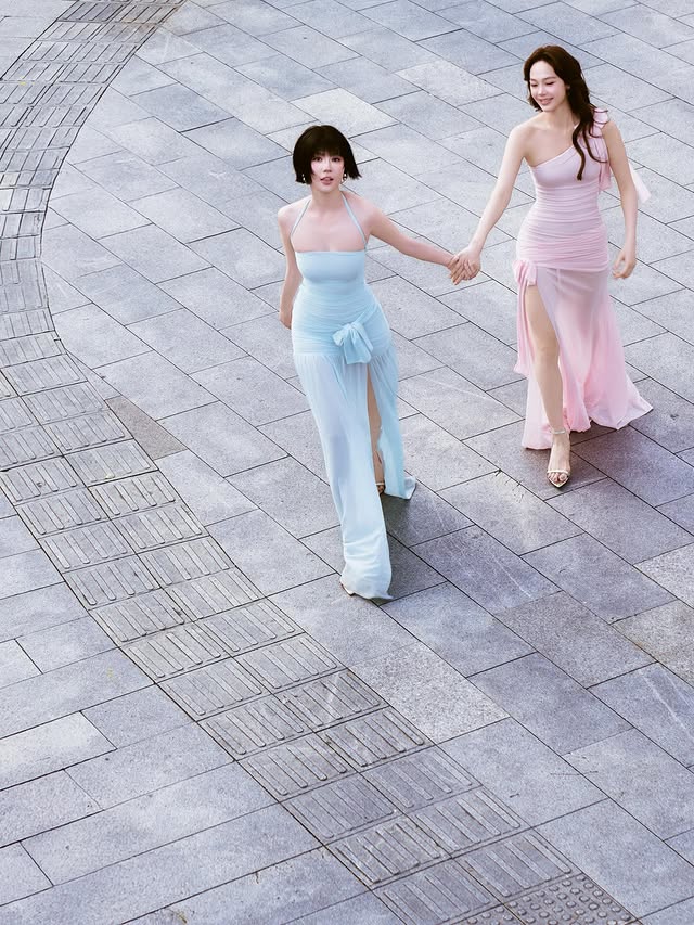 Minh Hằng "đọ d&aacute;ng" Ngọc Trinh, "Chị chị em em 2" hội ngộ - Ảnh 1.