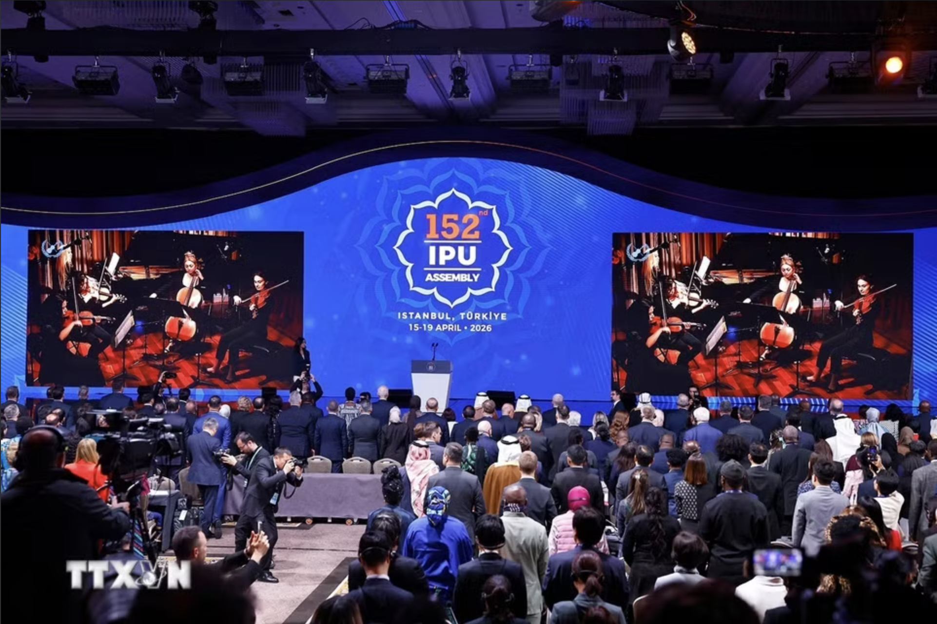 Chủ tịch Quốc hội Trần Thanh Mẫn dự khai mạc IPU-152 - Ảnh 3.