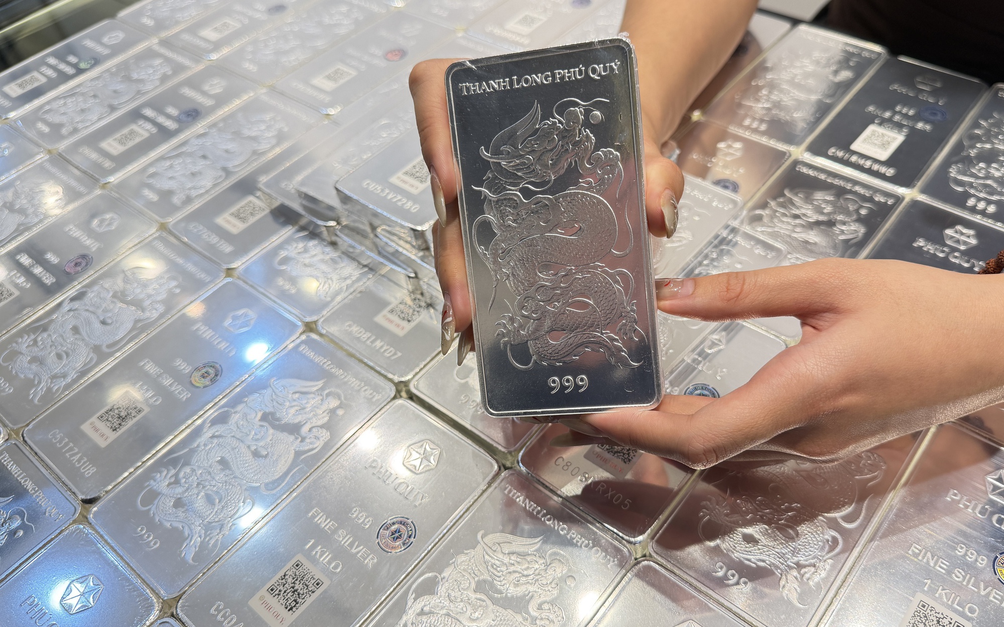 Gi&aacute; bạc h&ocirc;m nay 17 - 4: Dự b&aacute;o tăng trưởng mạnh mẽ trong năm 2026 - Ảnh 1.