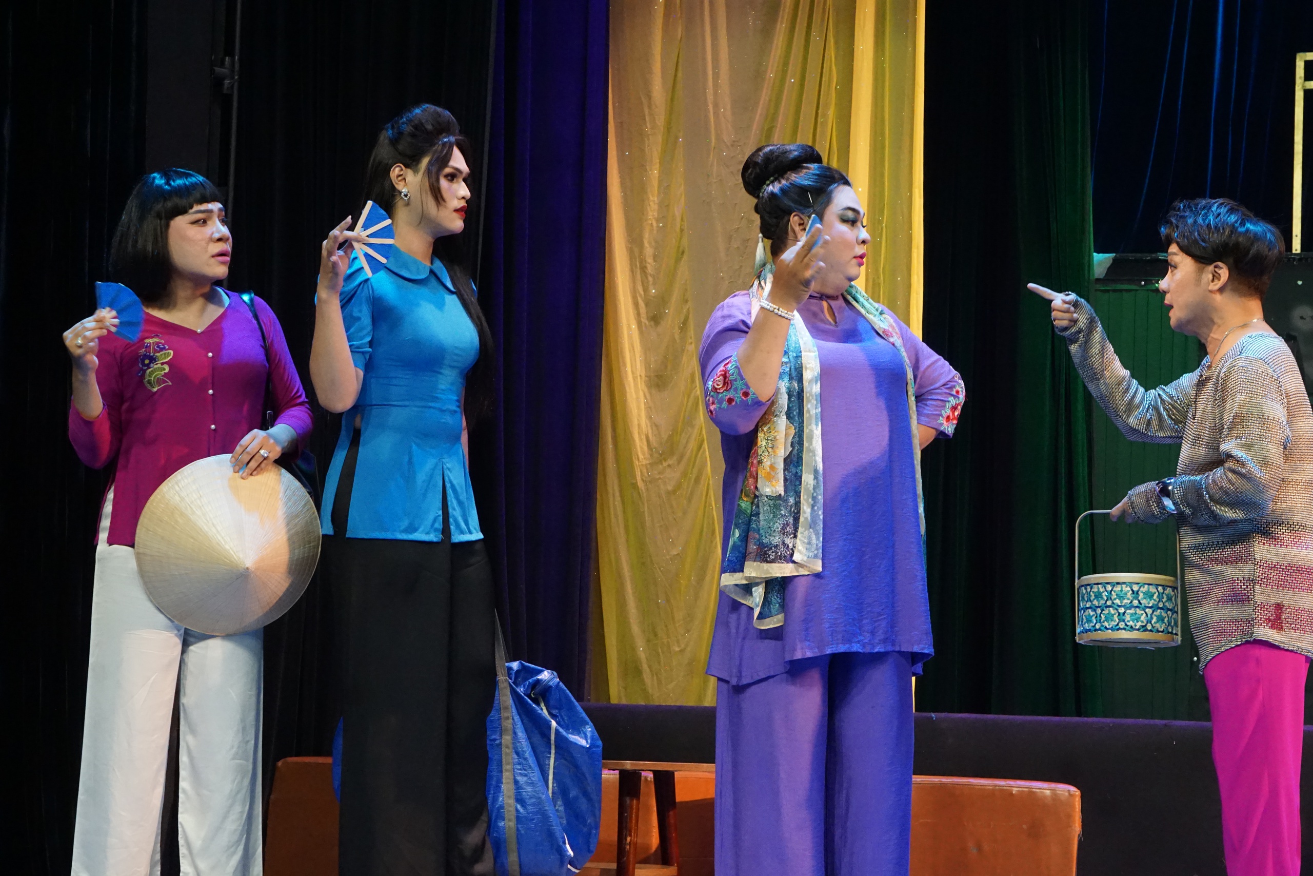 Minh Nhí, Hữu Quốc, Bình Tinh đụng độ trong vở 