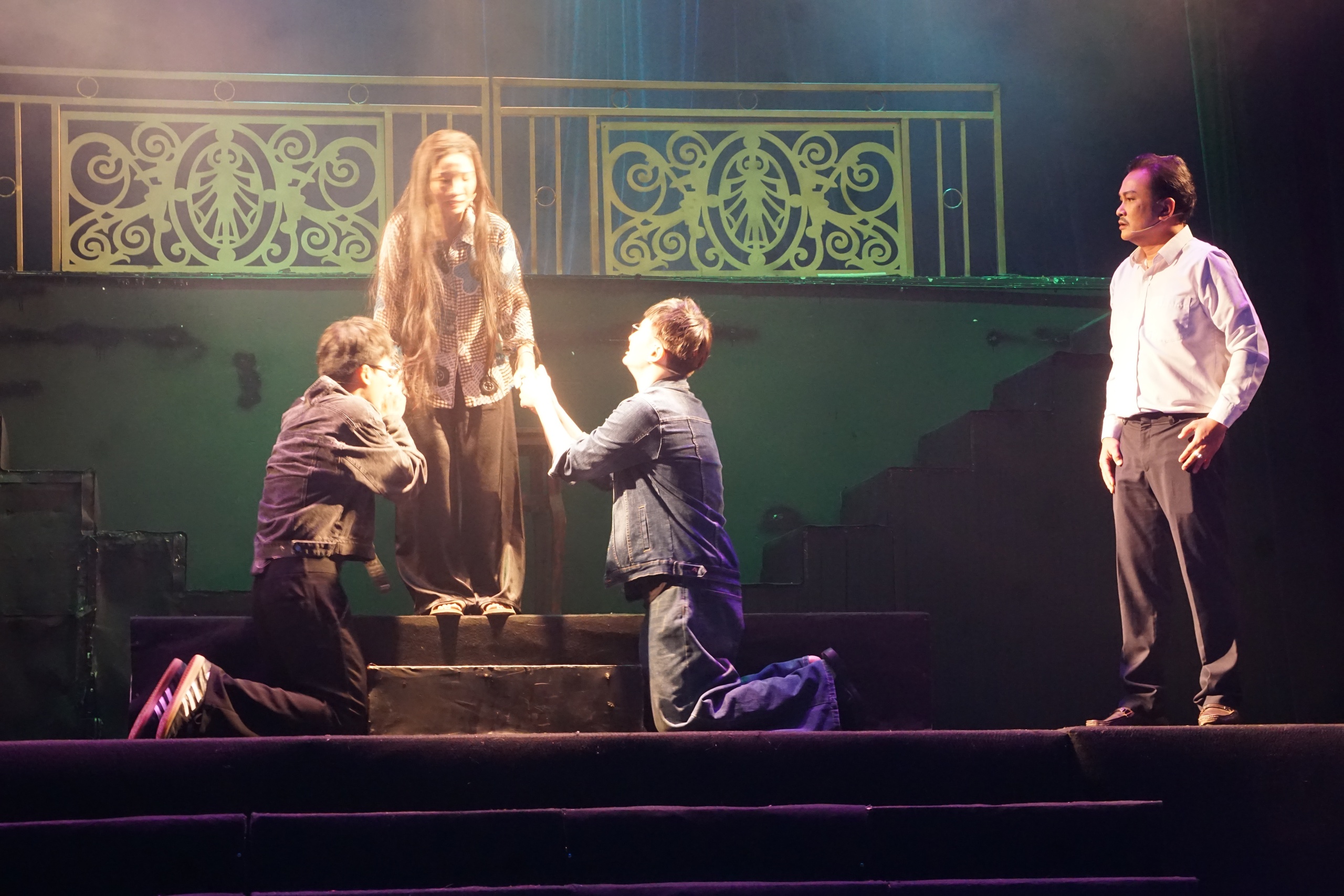 Minh Nhí, Hữu Quốc, Bình Tinh đụng độ trong vở 