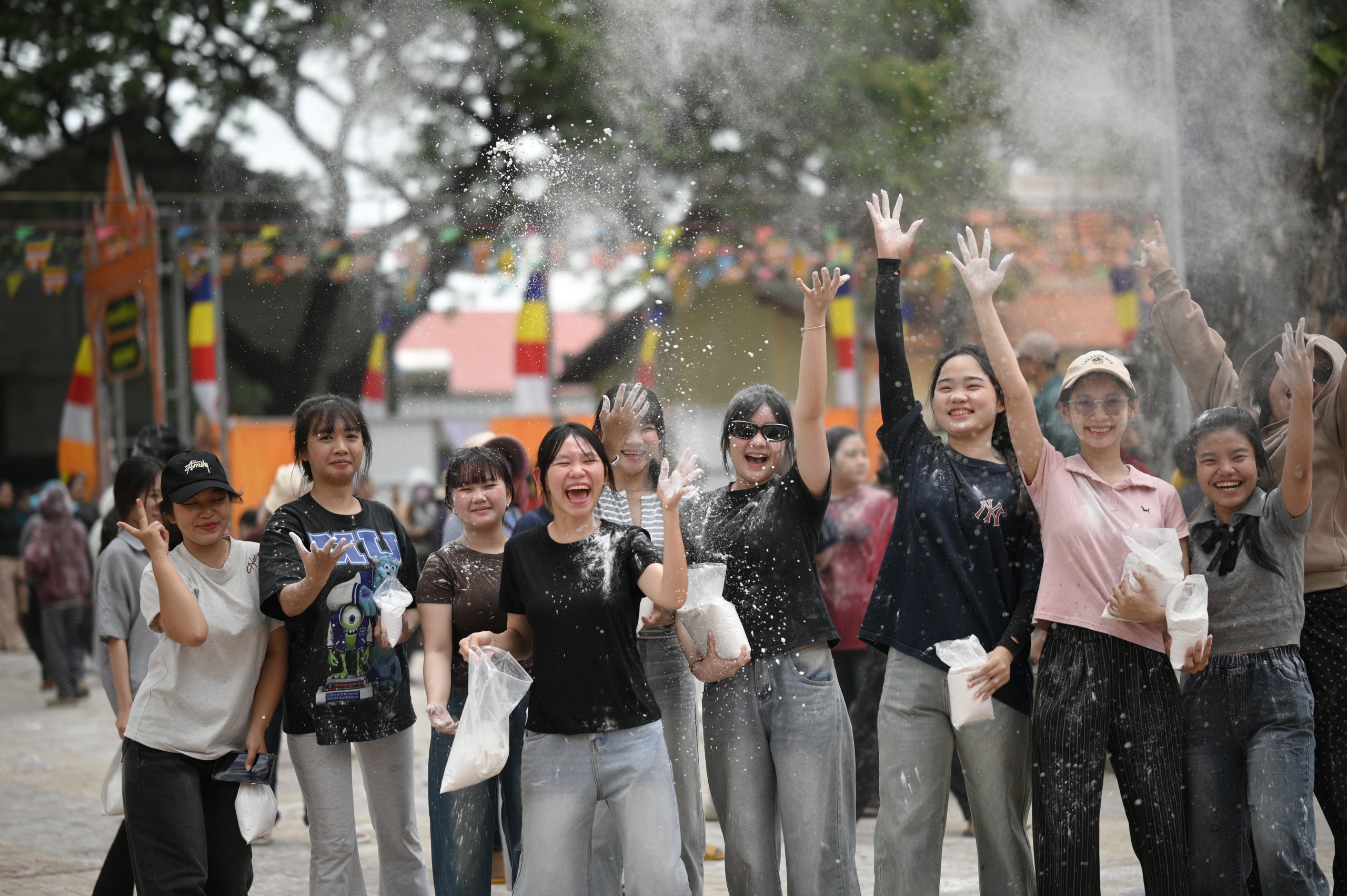 Kh&ocirc;ng kh&iacute; Tết Ch&ocirc;l Chnăm Thm&acirc;y rộn r&agrave;ng tại T&acirc;y Ninh 2026 - Ảnh 5.