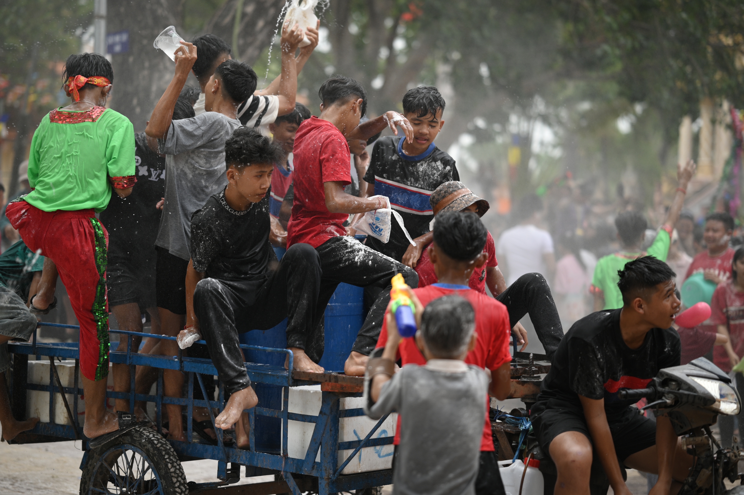 Kh&ocirc;ng kh&iacute; Tết Ch&ocirc;l Chnăm Thm&acirc;y rộn r&agrave;ng tại T&acirc;y Ninh 2026 - Ảnh 12.