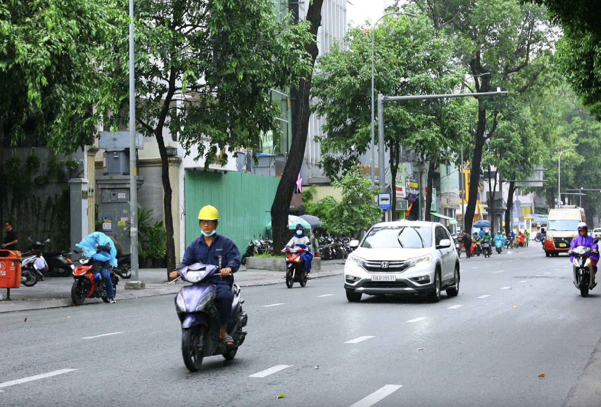 Dự báo thời tiết hôm nay, 17-4: TPHCM và Nam Bộ thu hẹp nắng nóng, có mưa - Ảnh 1.