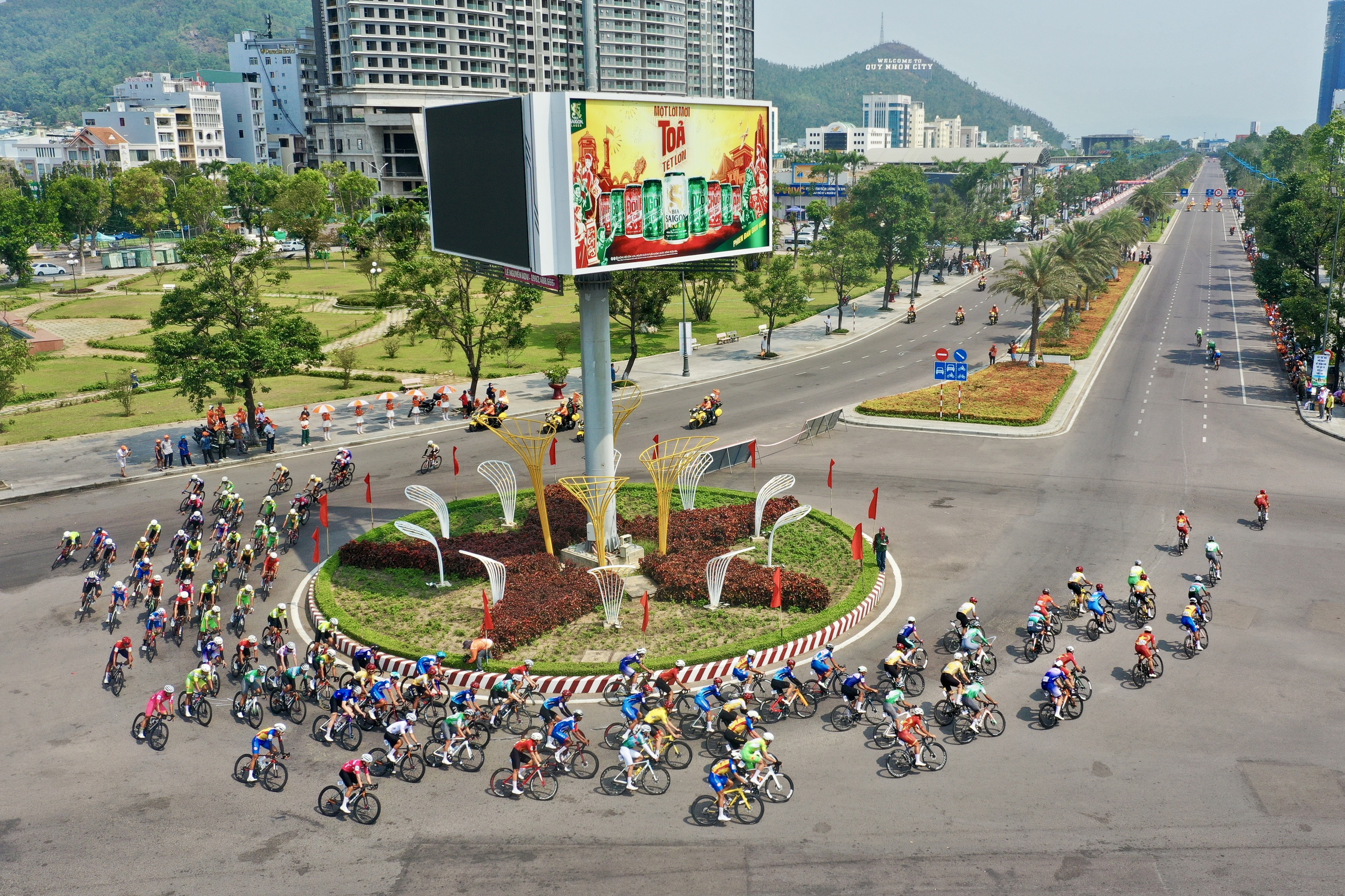 Tay đua Việt kiều Ph&aacute;p Trần Clement Em thắng chặng 13 C&uacute;p truyền h&igrave;nh: v&ograve;ng đua quanh Quy Nhơn - Ảnh 7.