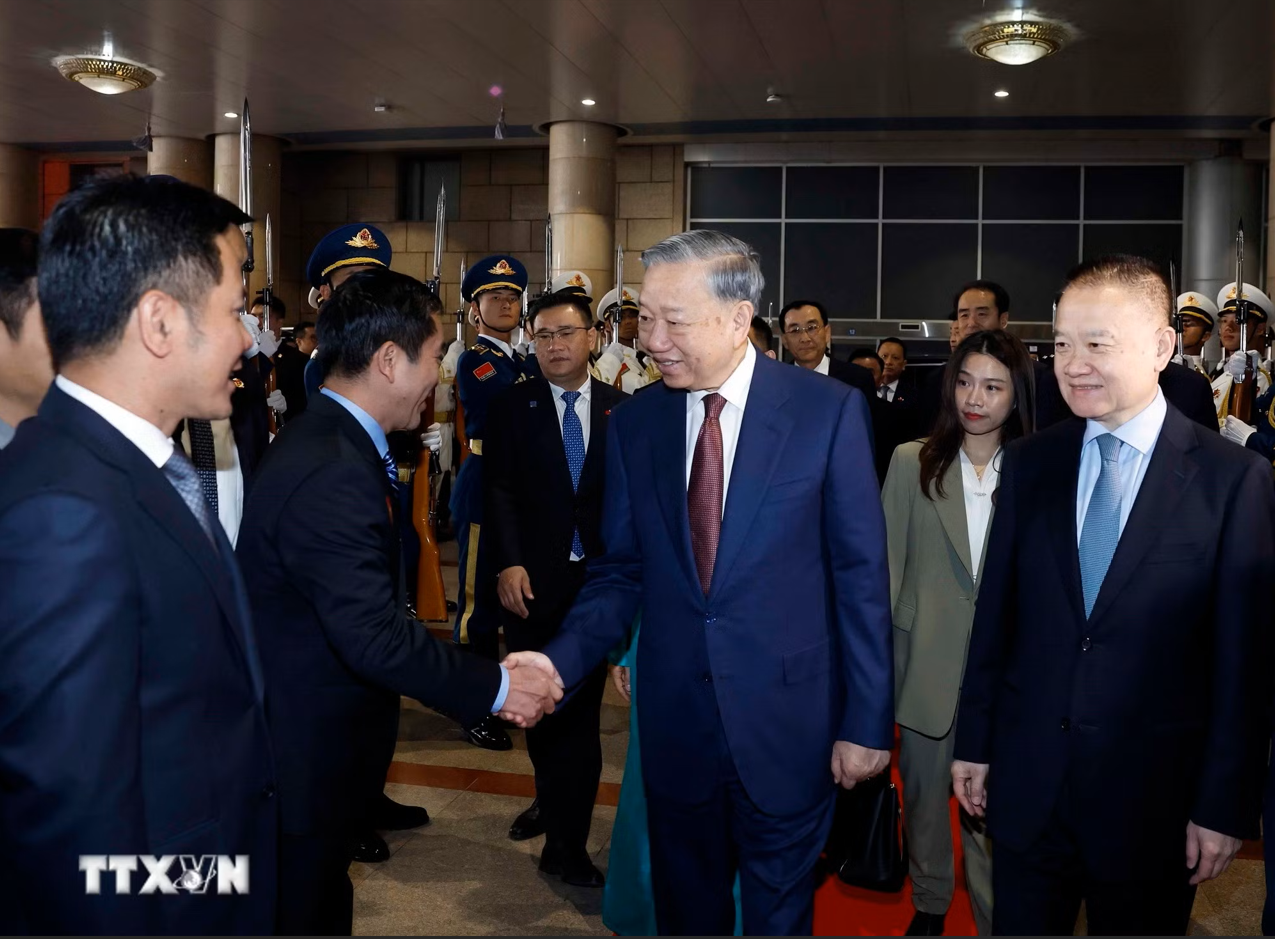 Tổng B&iacute; thư, Chủ tịch nước T&ocirc; L&acirc;m rời Bắc Kinh tới thăm Nam Ninh bằng t&agrave;u cao tốc - Ảnh 3.