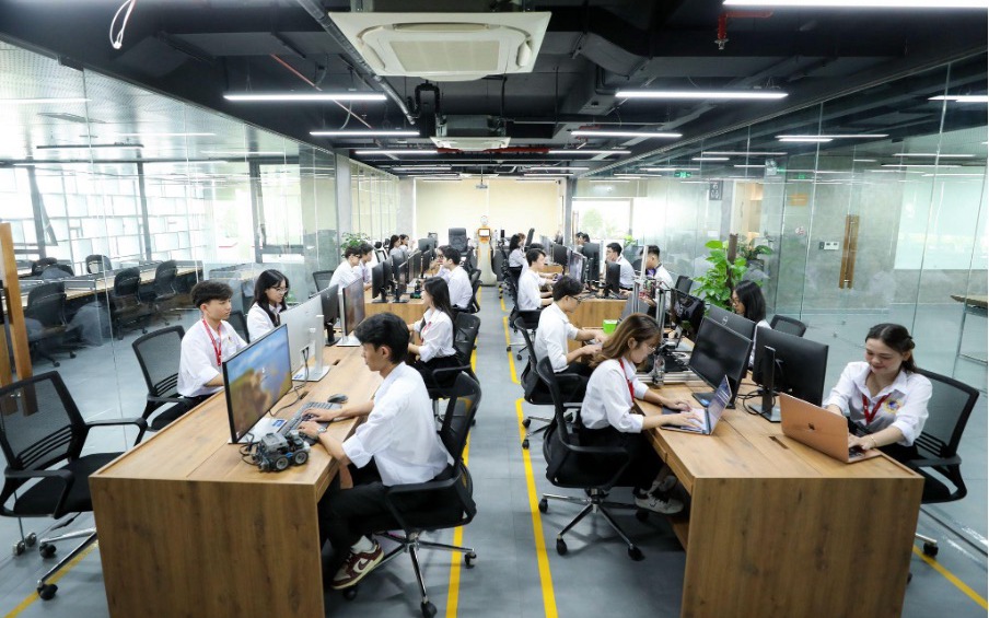 Siết ứng dụng AI trong đại học: Kh&ocirc;ng thay thế giảng vi&ecirc;n - Ảnh 2.