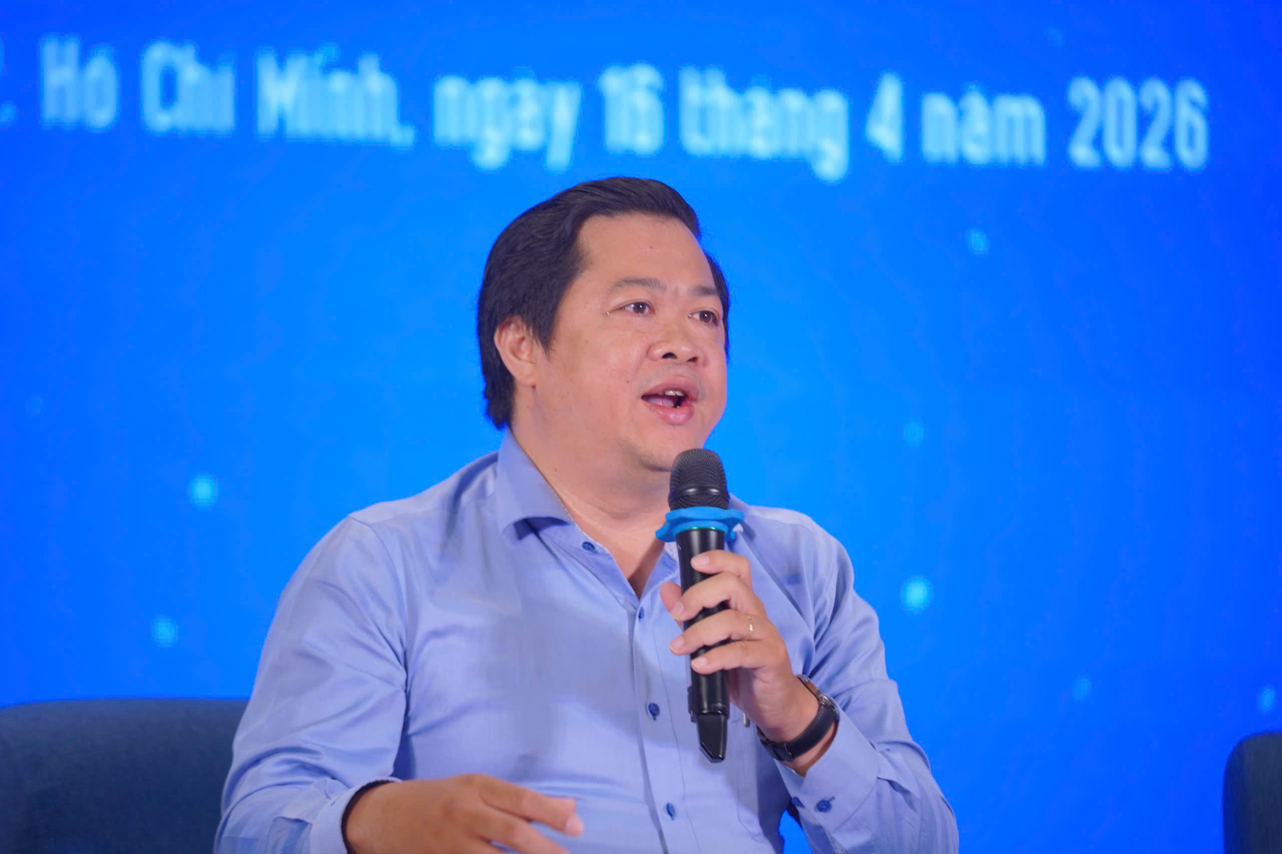 Thí điểm nội dung giáo dục AI cho học sinh phổ thông: Bước chuẩn bị của TPHCM - Ảnh 2.