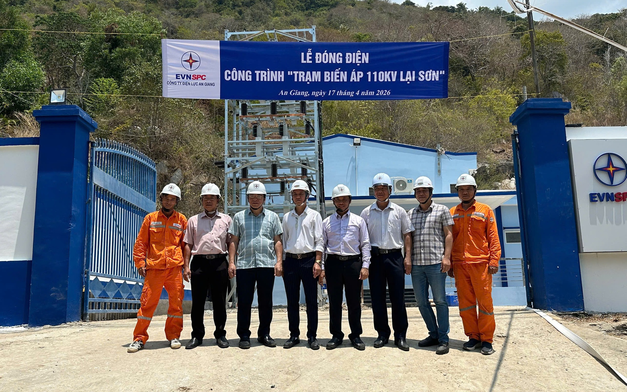 Ng&agrave;nh điện miền Nam vượt nắng, thắng tiến độ tr&ecirc;n c&aacute;c c&ocirc;ng tr&igrave;nh 110kV trọng điểm - Ảnh 1.