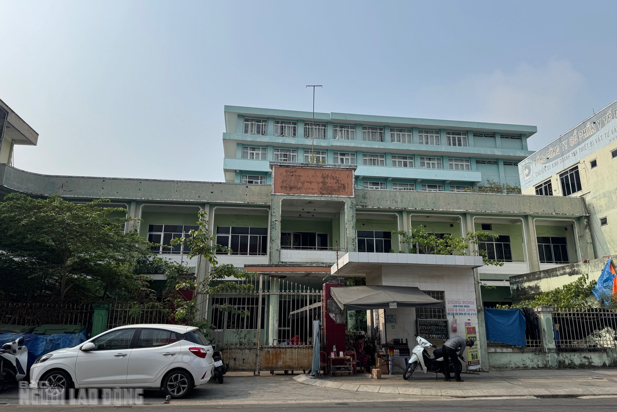 Cận cảnh trụ sở c&ocirc;ng Đ&agrave; Nẵng xuống cấp chờ cho thu&ecirc; năm 2026 - Ảnh 1.