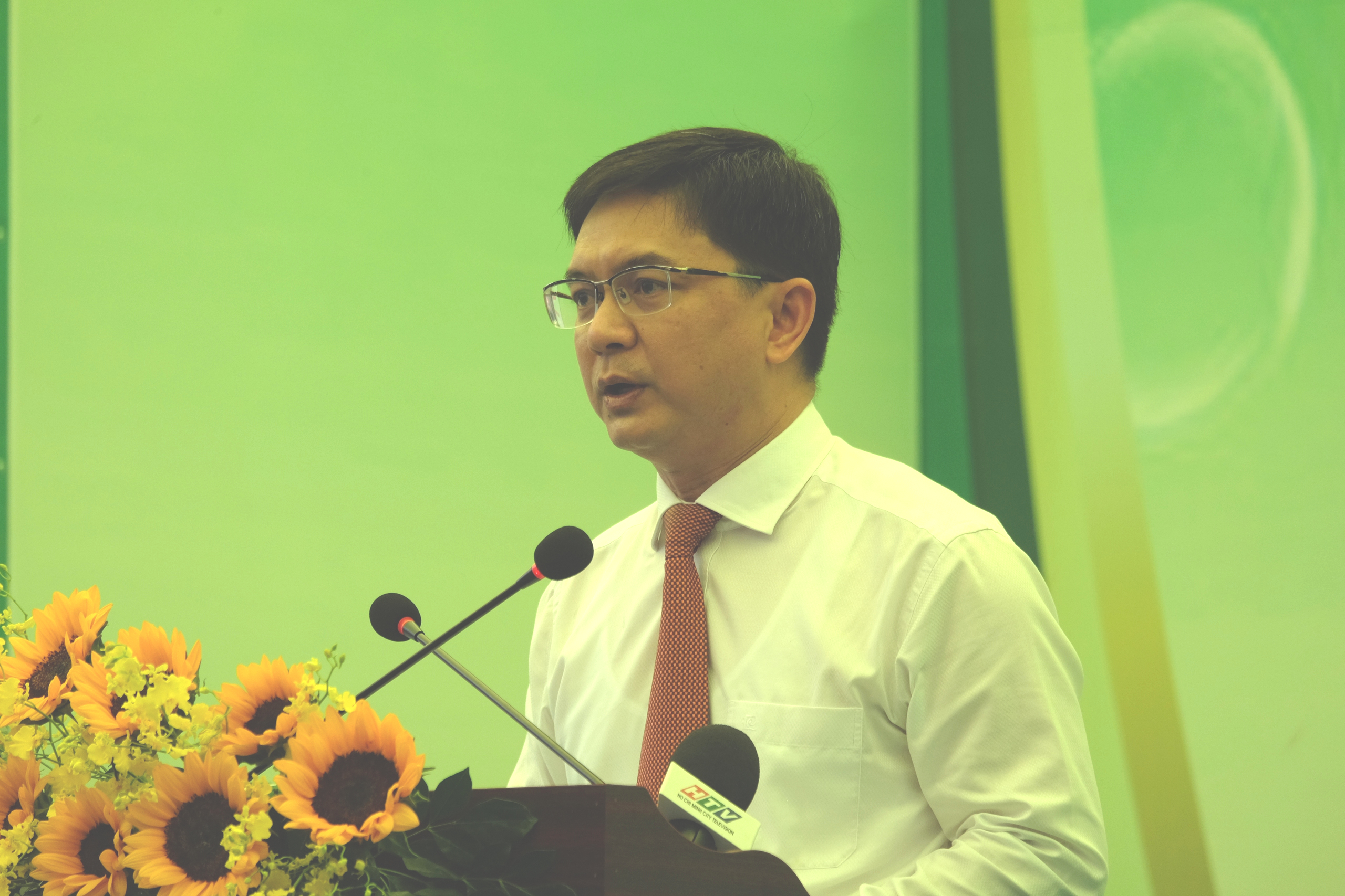 TPHCM ra quân khám sức khỏe, khám sàng lọc cho người dân - Ảnh 1.