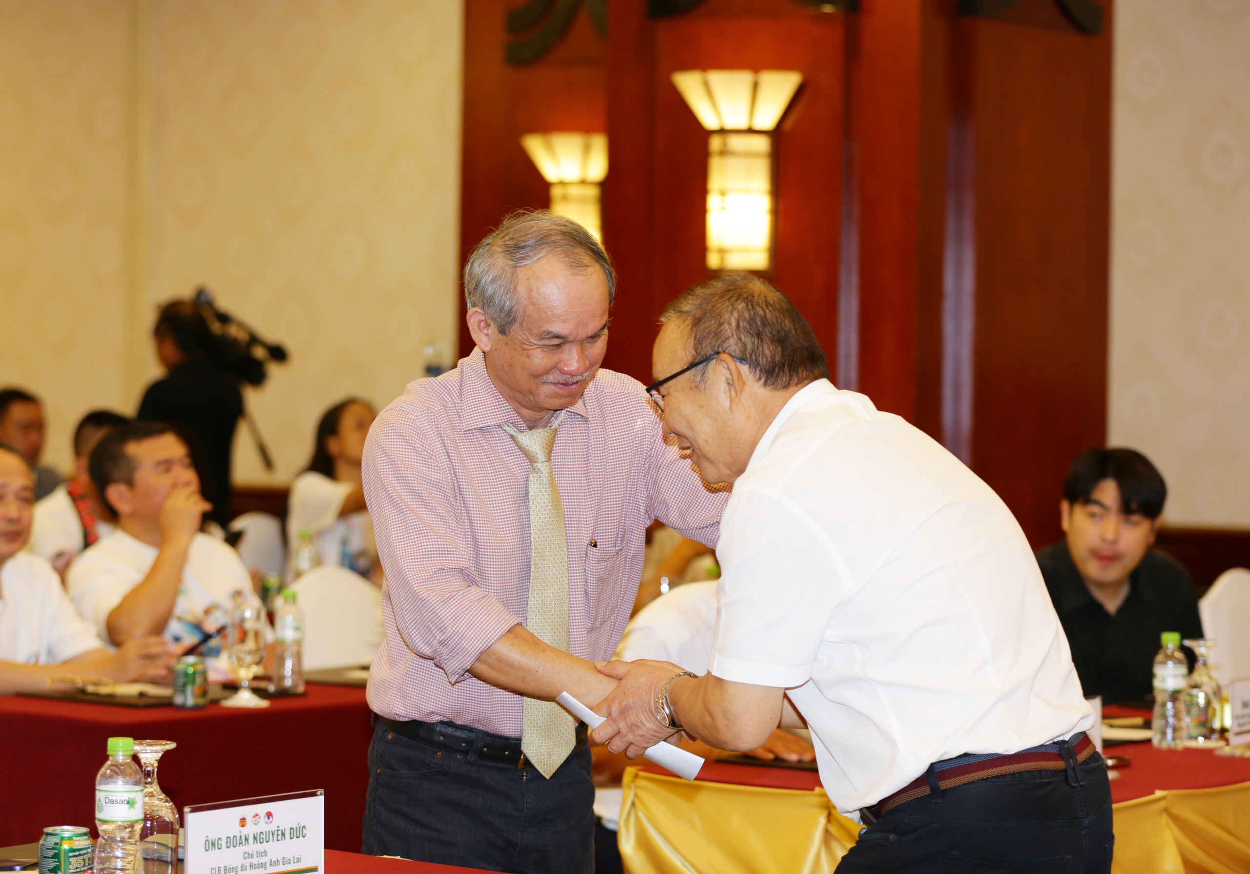 Câu chuyện đặc biệt giữa HLV Park Hang - seo và bầu Đức trong bóng đá Việt Nam 2026 - Ảnh 1.