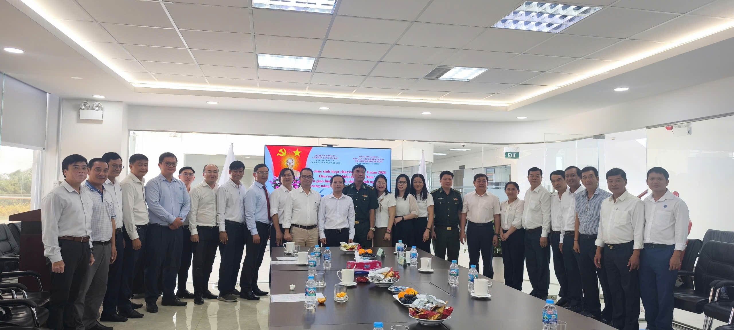 Nêu cao trách nhiệm của người Đảng viên trong xây dựng và bảo vệ Tổ quốc thời kỳ mới - Ảnh 4.