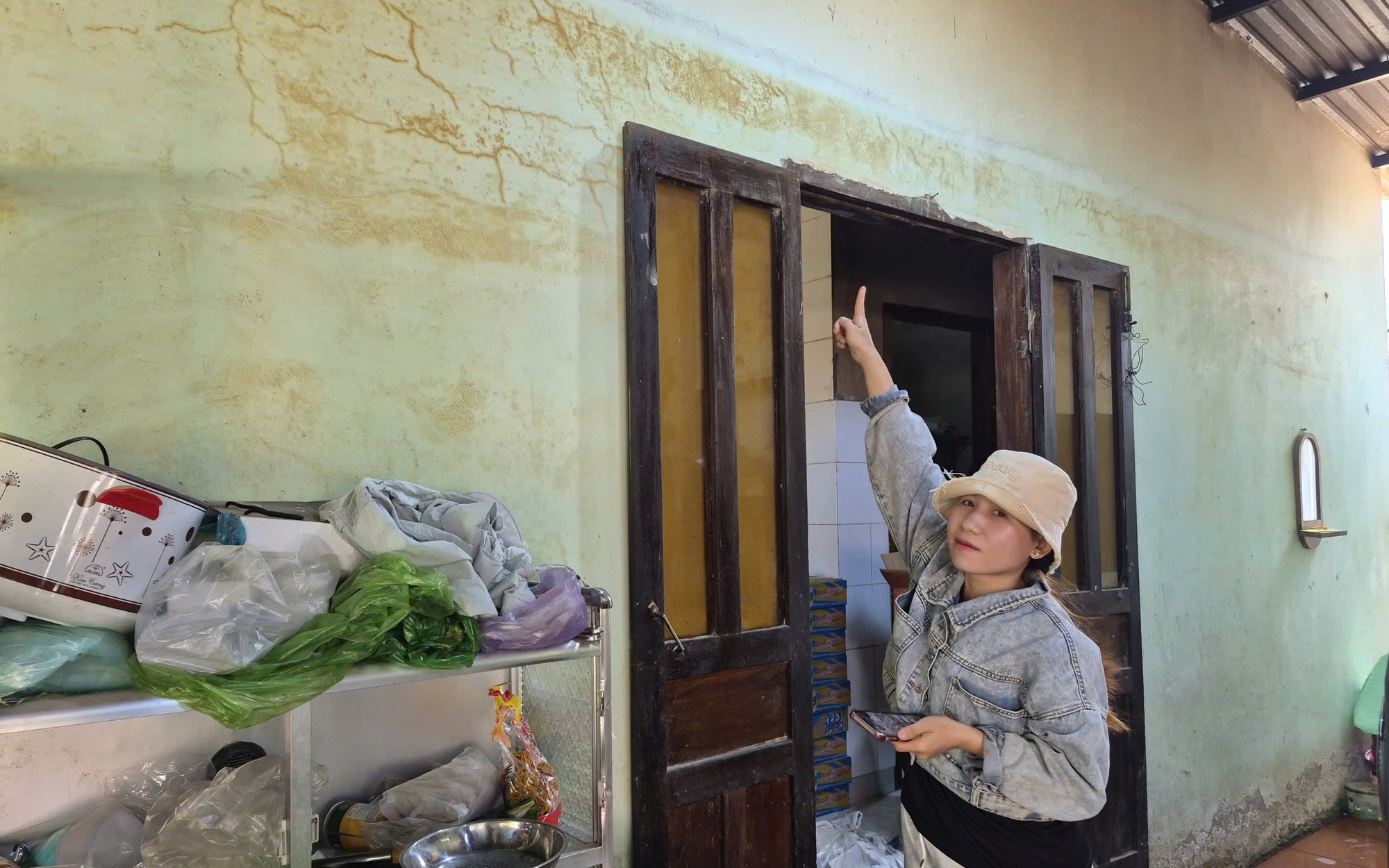 Kh&aacute;nh H&ograve;a: Gi&aacute;m s&aacute;t thực hiện ch&iacute;nh s&aacute;ch hỗ trợ người d&acirc;n bị ảnh hưởng mưa lũ - Ảnh 4.