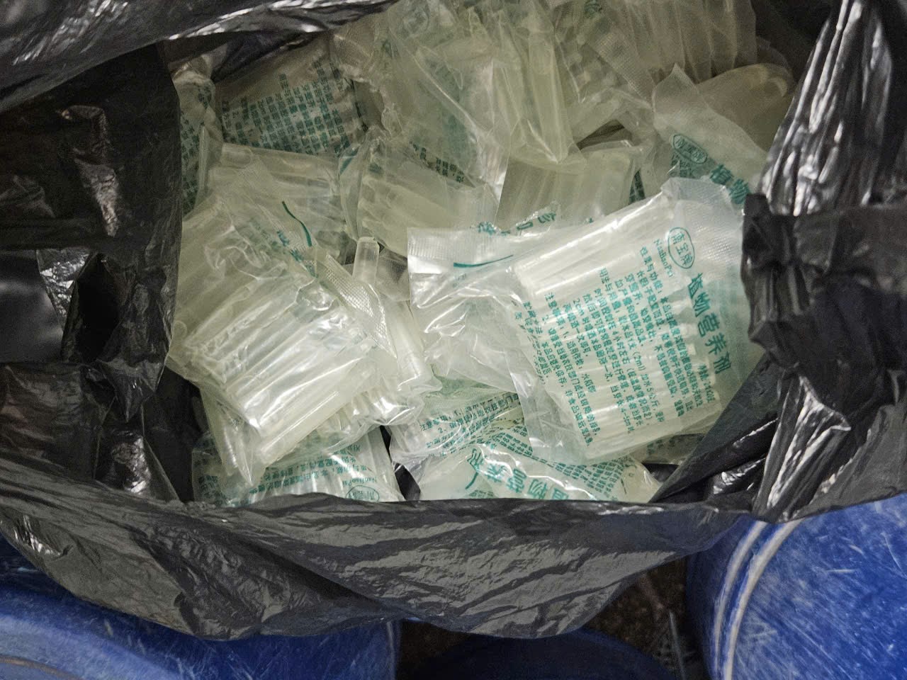 Bắt tạm giam 2 chủ cơ sở sản xuất giá đỗ bằng chất cấm tại Quảng Ninh - Ảnh 5.