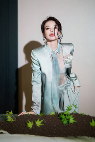  "Không trang điểm, tôi cũng giống phụ nữ 50 tuổi" - Ảnh 6.