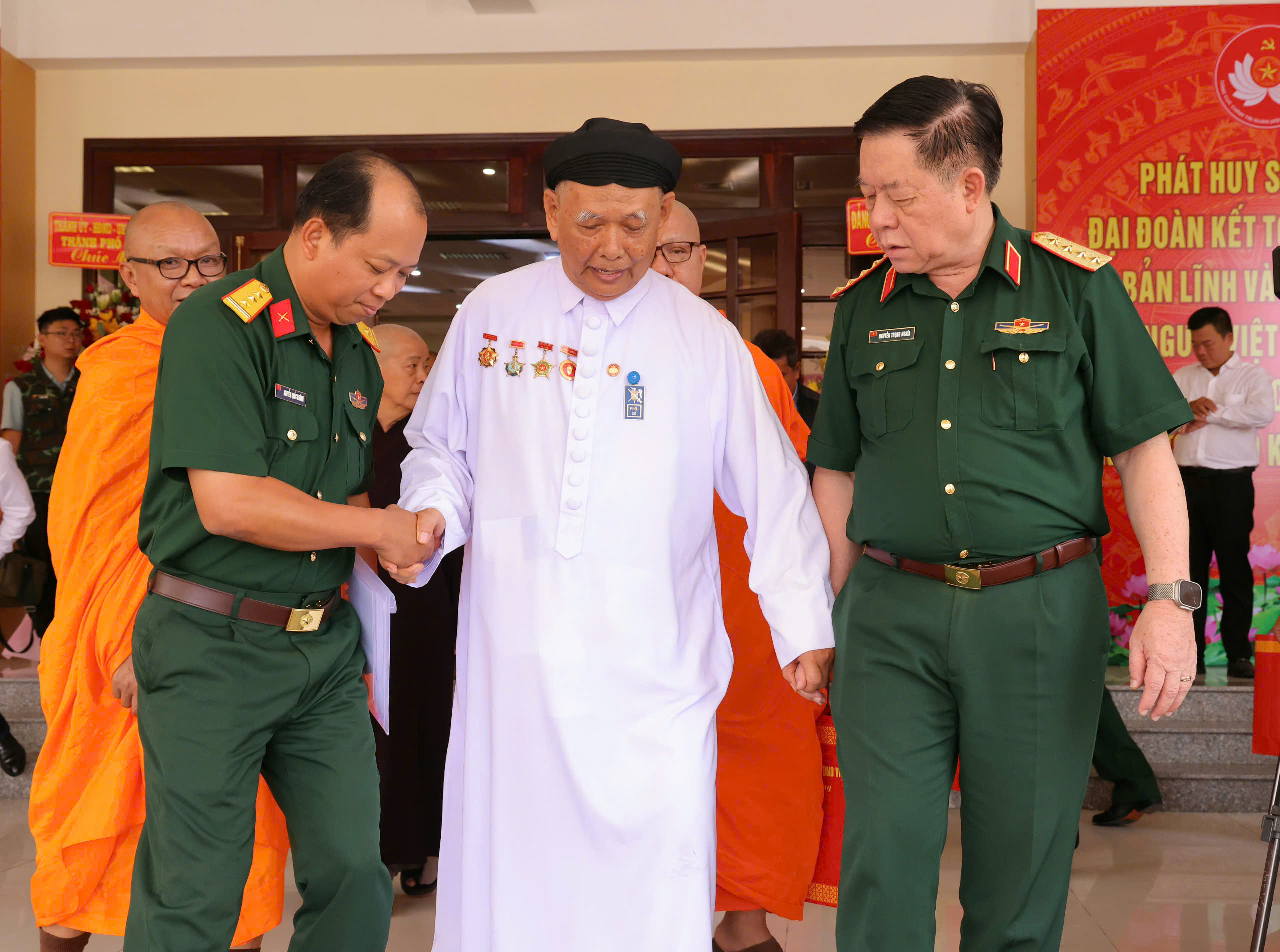 Đại tướng Nguyễn Trọng Nghĩa và vai trò của già làng trong đoàn kết dân tộc năm 2026 - Ảnh 2.