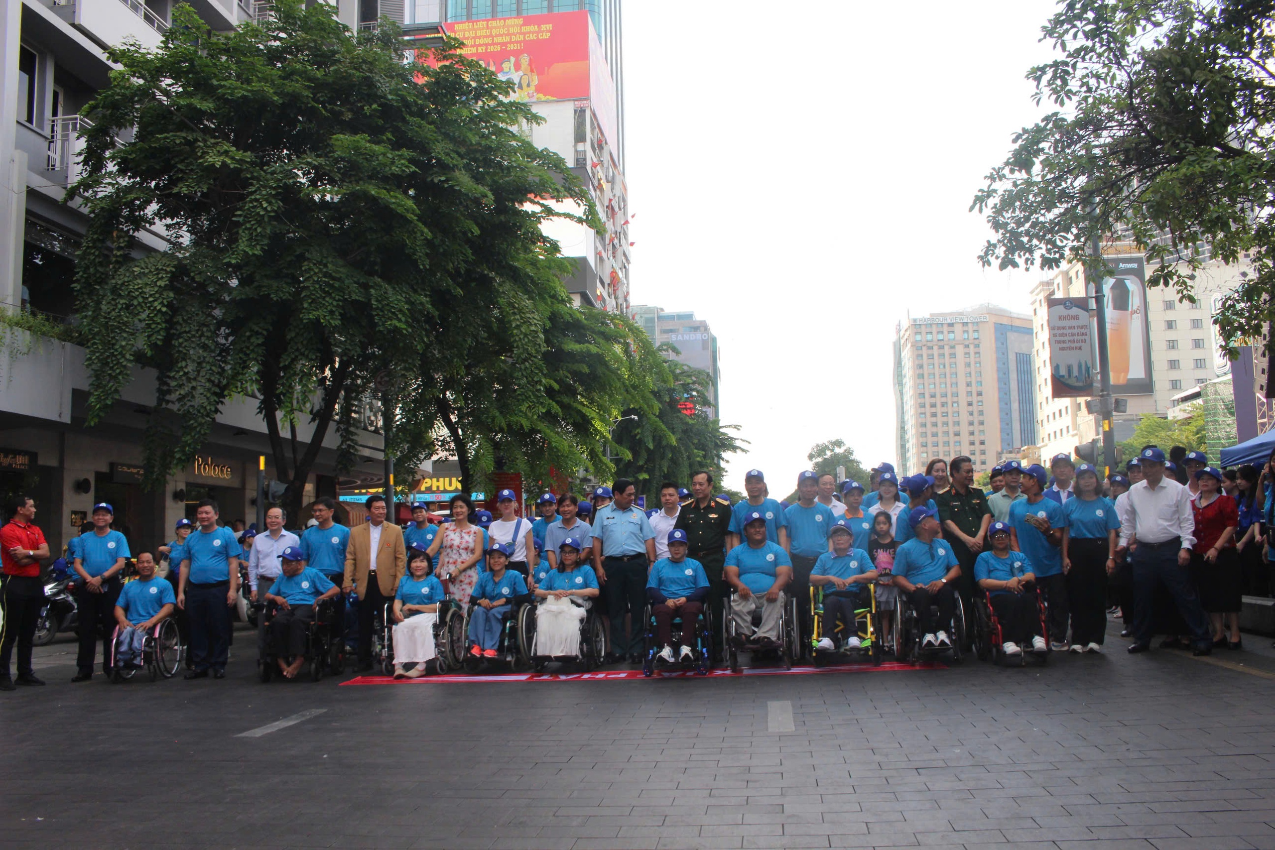 Hơn 1.300 người tham gia Ngày Người khuyết tật Việt Nam tại phố đi bộ Nguyễn Huệ  - Ảnh 11.