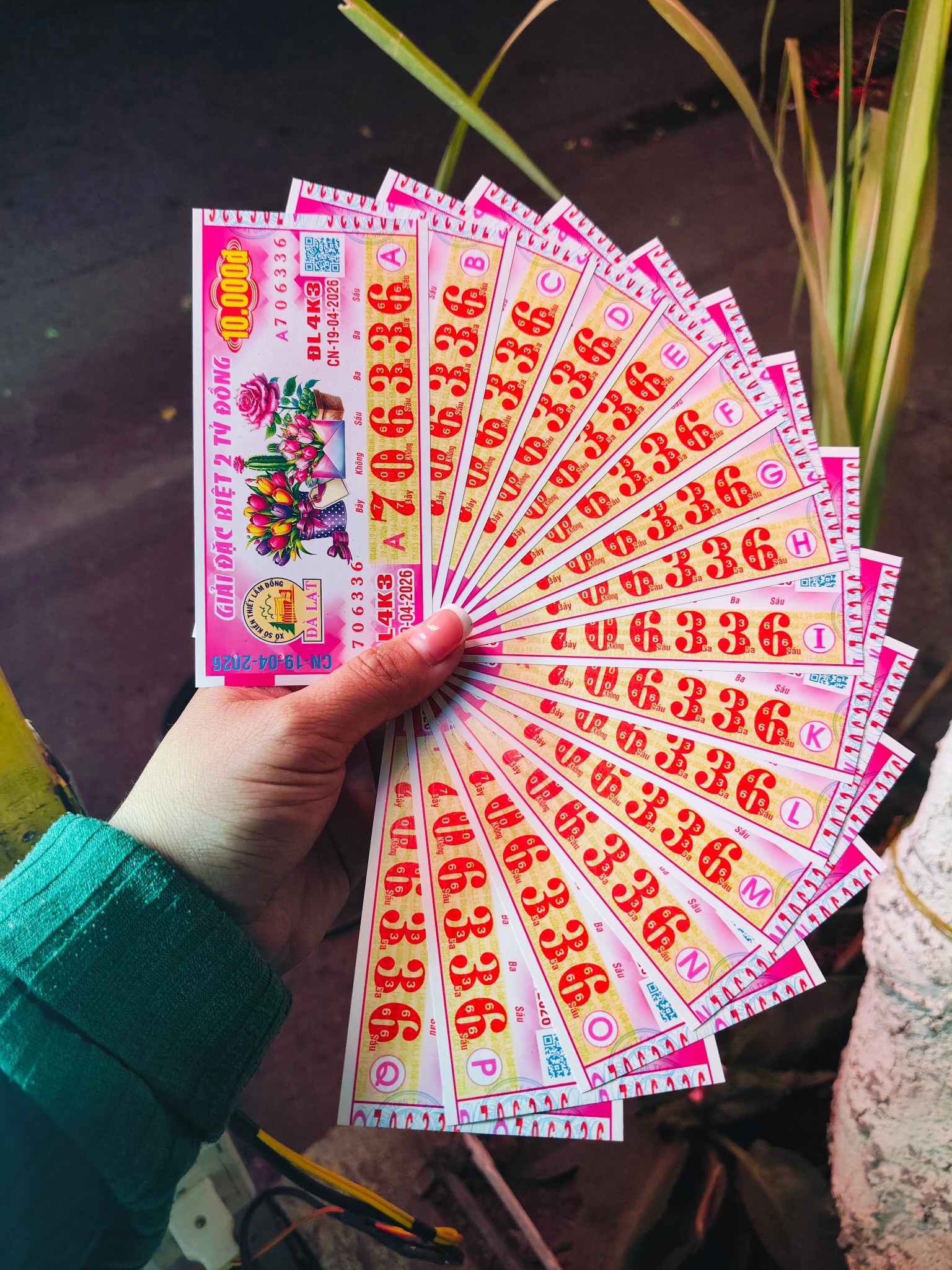 Sáng 19-4, nhiều người ở TPHCM, Vĩnh Long và Cà Mau trúng xổ số miền Nam - Ảnh 6.