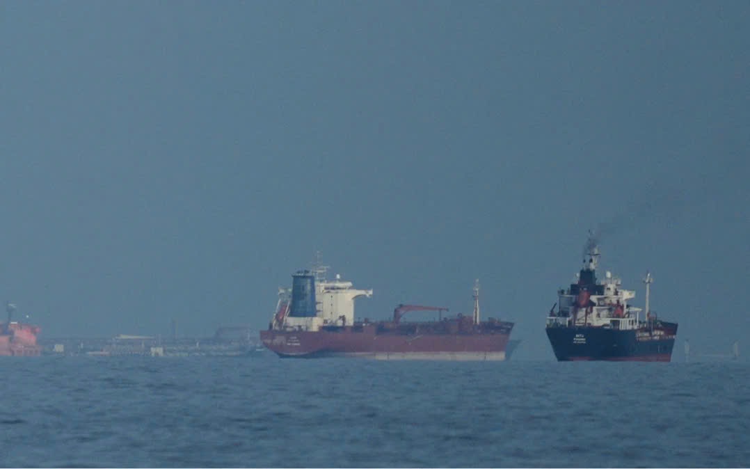 Cuộc họp &ldquo;giờ G&rdquo; của &ocirc;ng Donald Trump về khủng hoảng eo biển Hormuz - Ảnh 2.