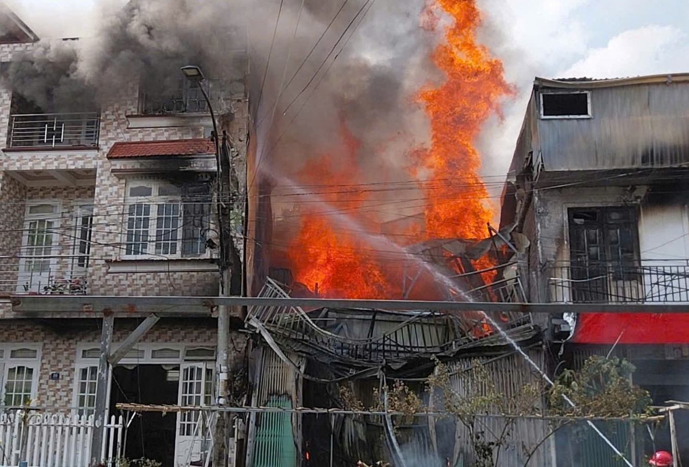 Đại úy Cảnh sát PCCC bị thương khi dập tắt đám cháy ở Đà Lạt - Ảnh 1.