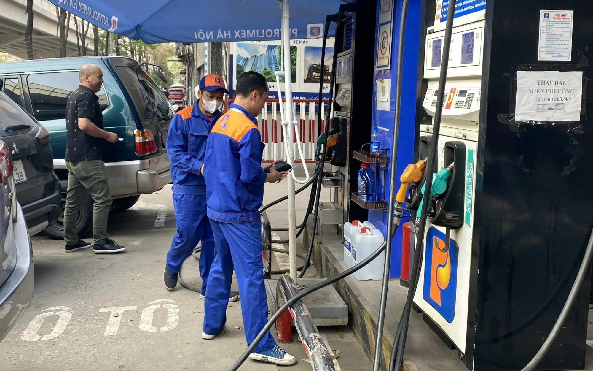 Gi&aacute; xăng dầu 2026: Sự điều chỉnh mới từ li&ecirc;n bộ C&ocirc;ng Thương &ndash; T&agrave;i ch&iacute;nh - Ảnh 2.