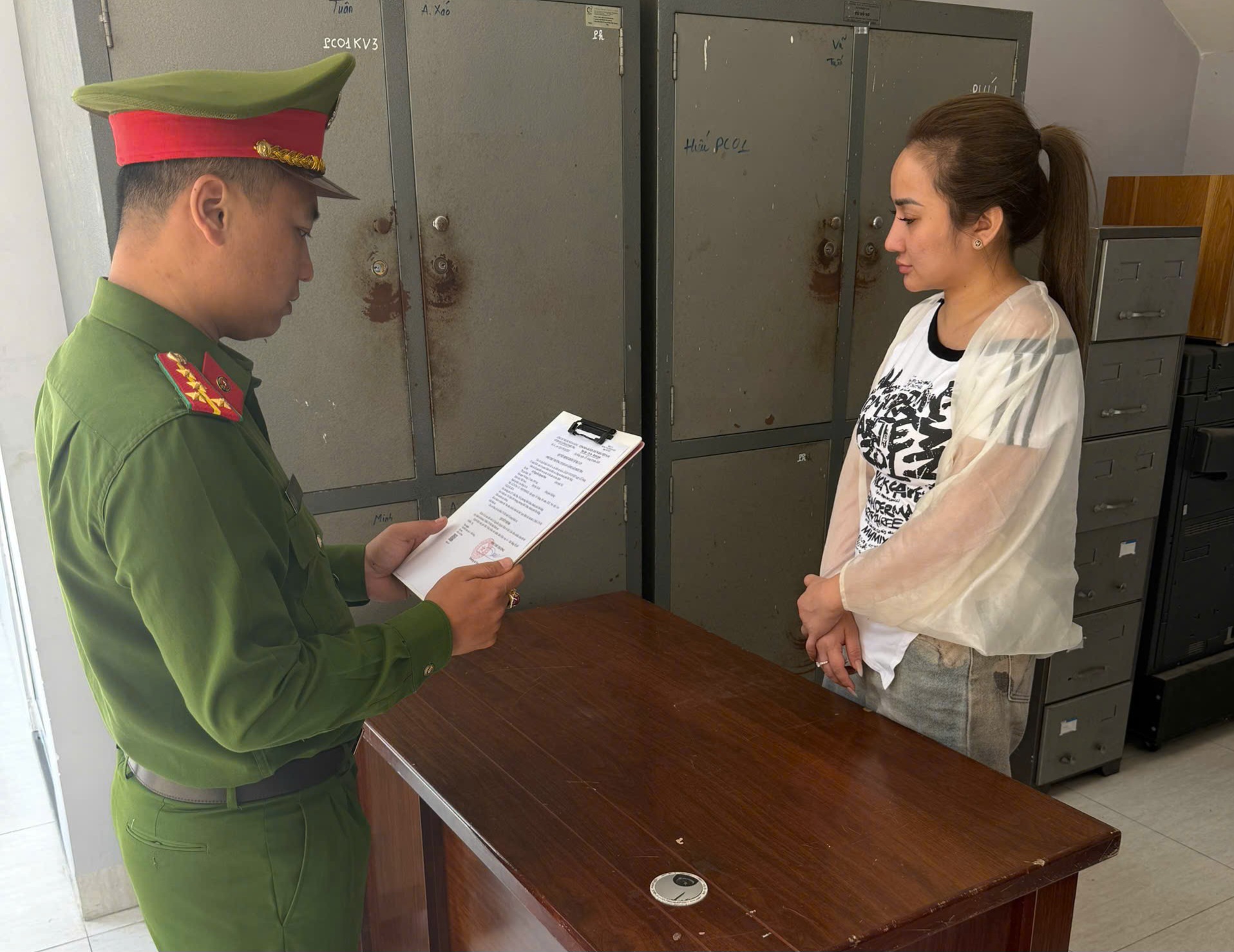 Chiêu lừa độc lạ của “nữ quái” tại Đà Nẵng - Ảnh 1.