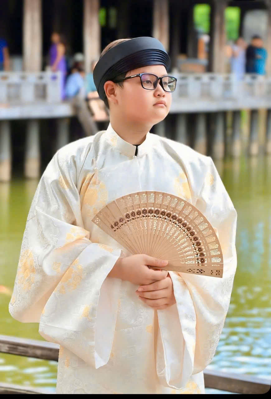 Đoàn Ngọc Gia Bảo đoạt giải Nam ca sĩ triển vọng tại Búp Sen vàng  - Ảnh 4.