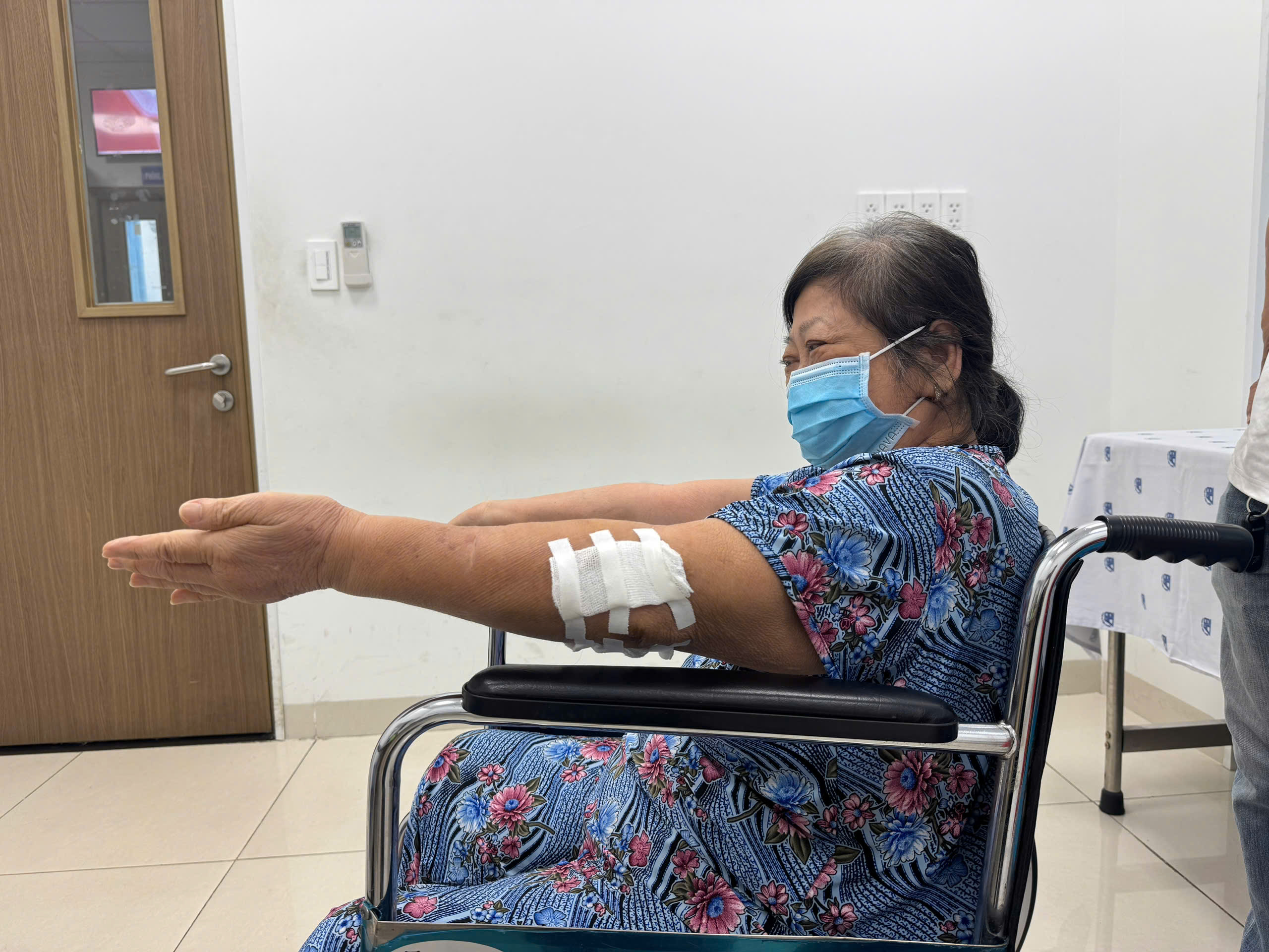 Gãy xương ở người lớn tuổi, nguy cơ tàn phế cao - Ảnh 1.