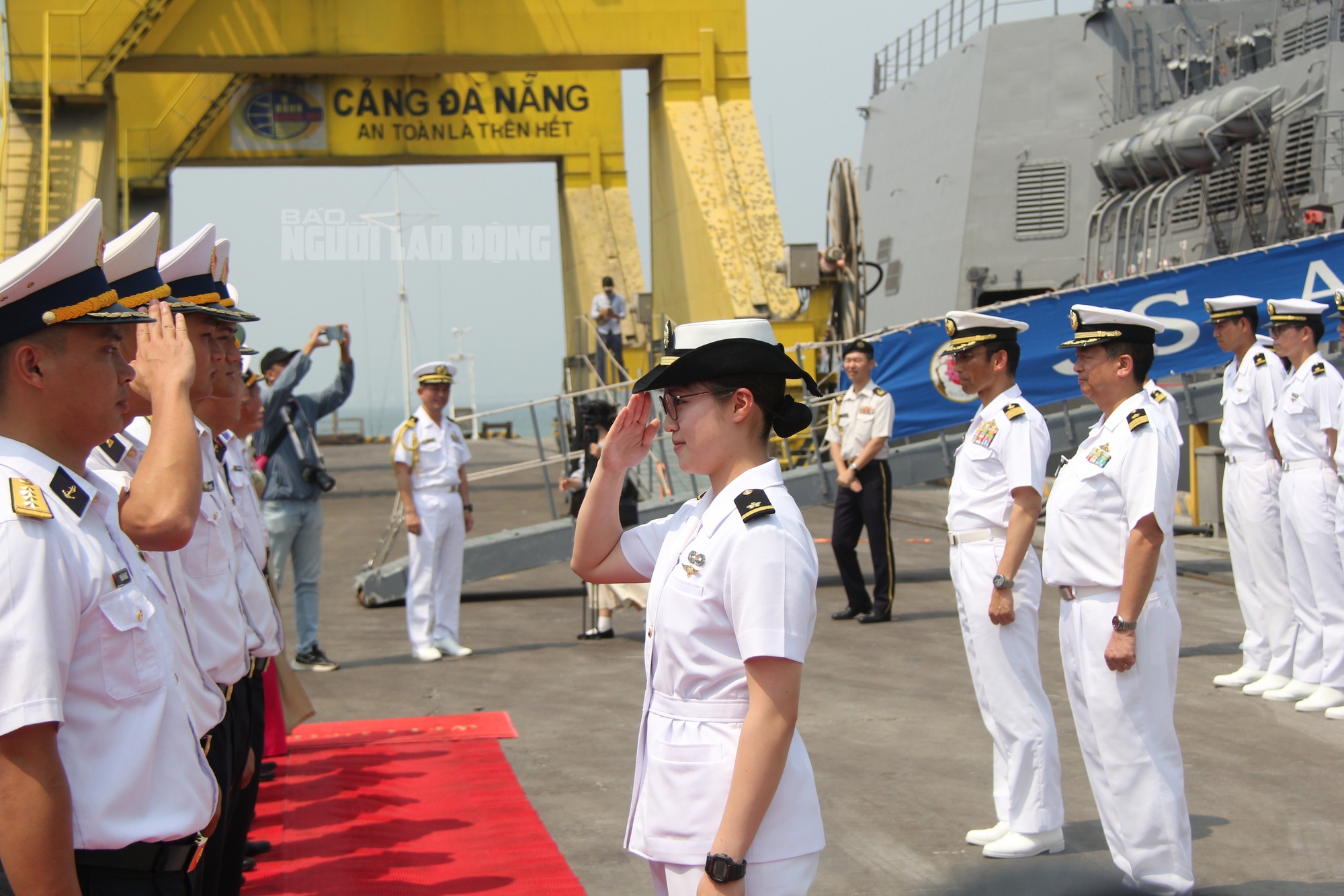 CLIP: Cận cảnh kh&iacute; t&agrave;i hiện đại b&ecirc;n trong t&agrave;u hộ vệ Asahi Nhật Bản - Ảnh 6.