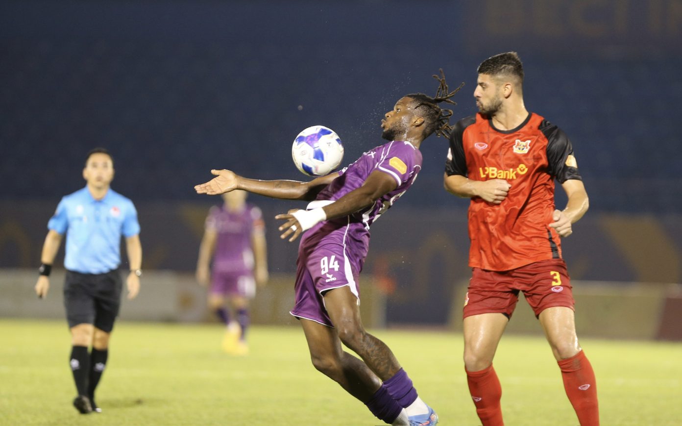 Đội bóng đất Thủ đánh mất bản sắc - Ảnh 4.