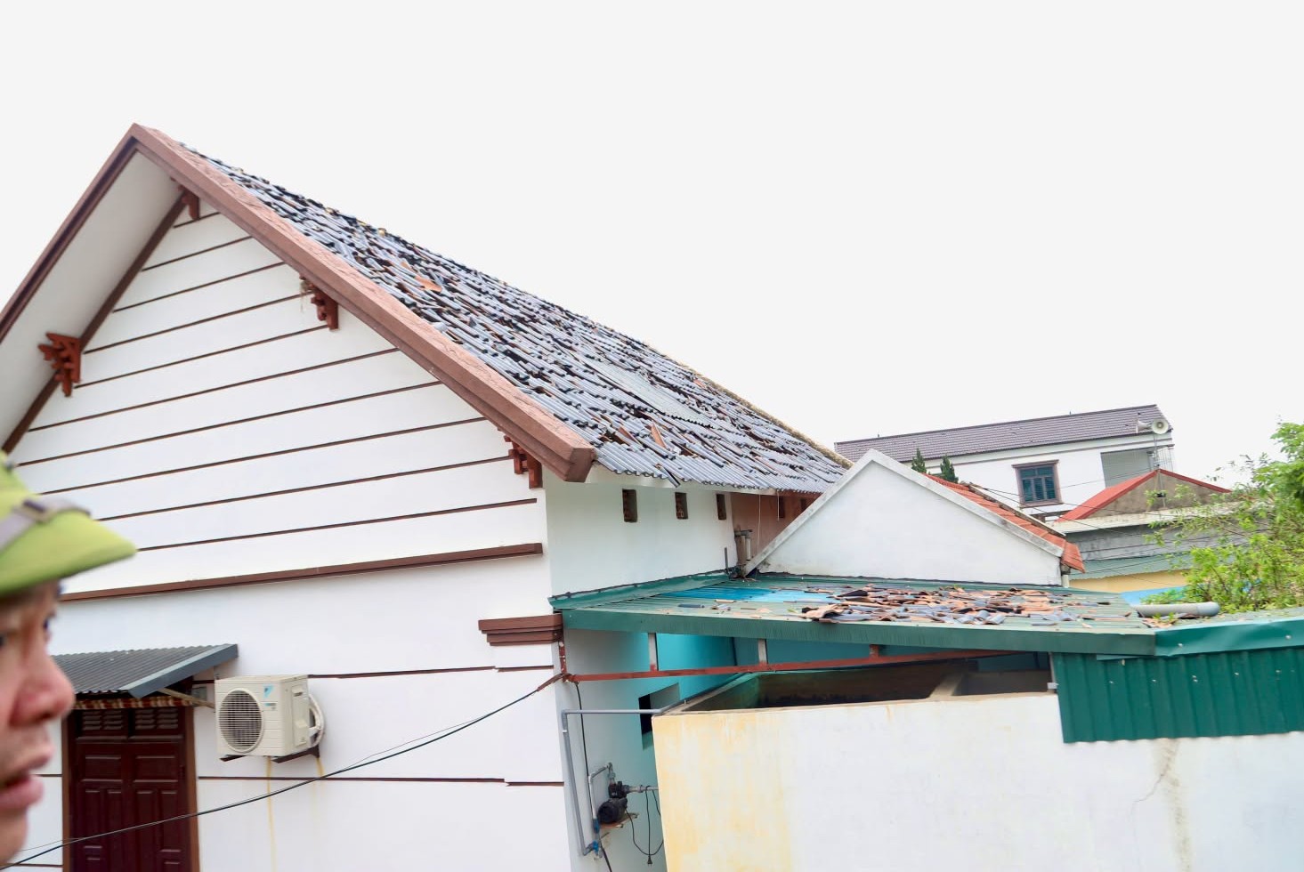 Mưa đá, dông lốc gây ảnh hưởng tới 4.000 hộ dân 1 xã ở Thanh Hóa - Ảnh 1.