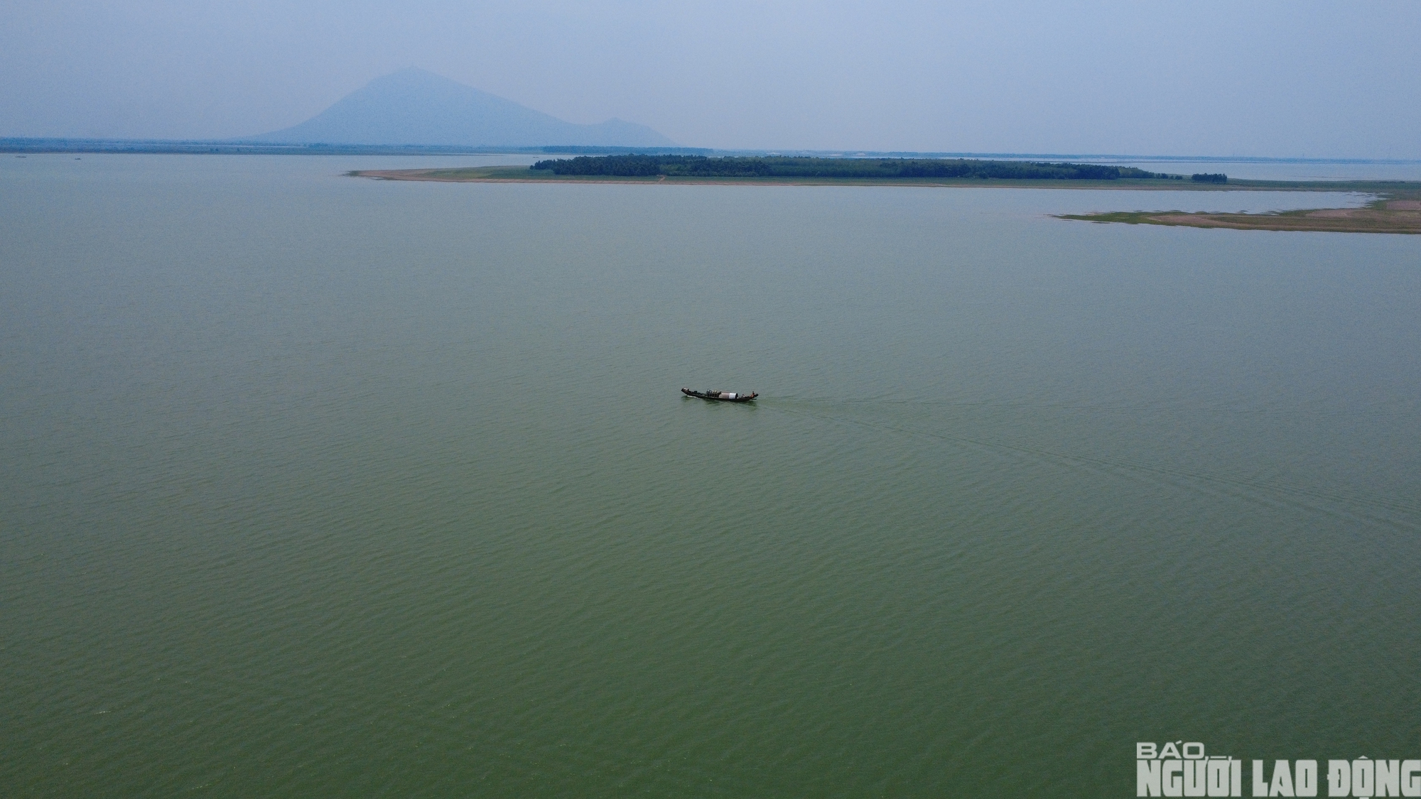 Chật vật mưu sinh ở x&oacute;m Việt kiều ven hồ Dầu Tiếng 2026 - Ảnh 13.