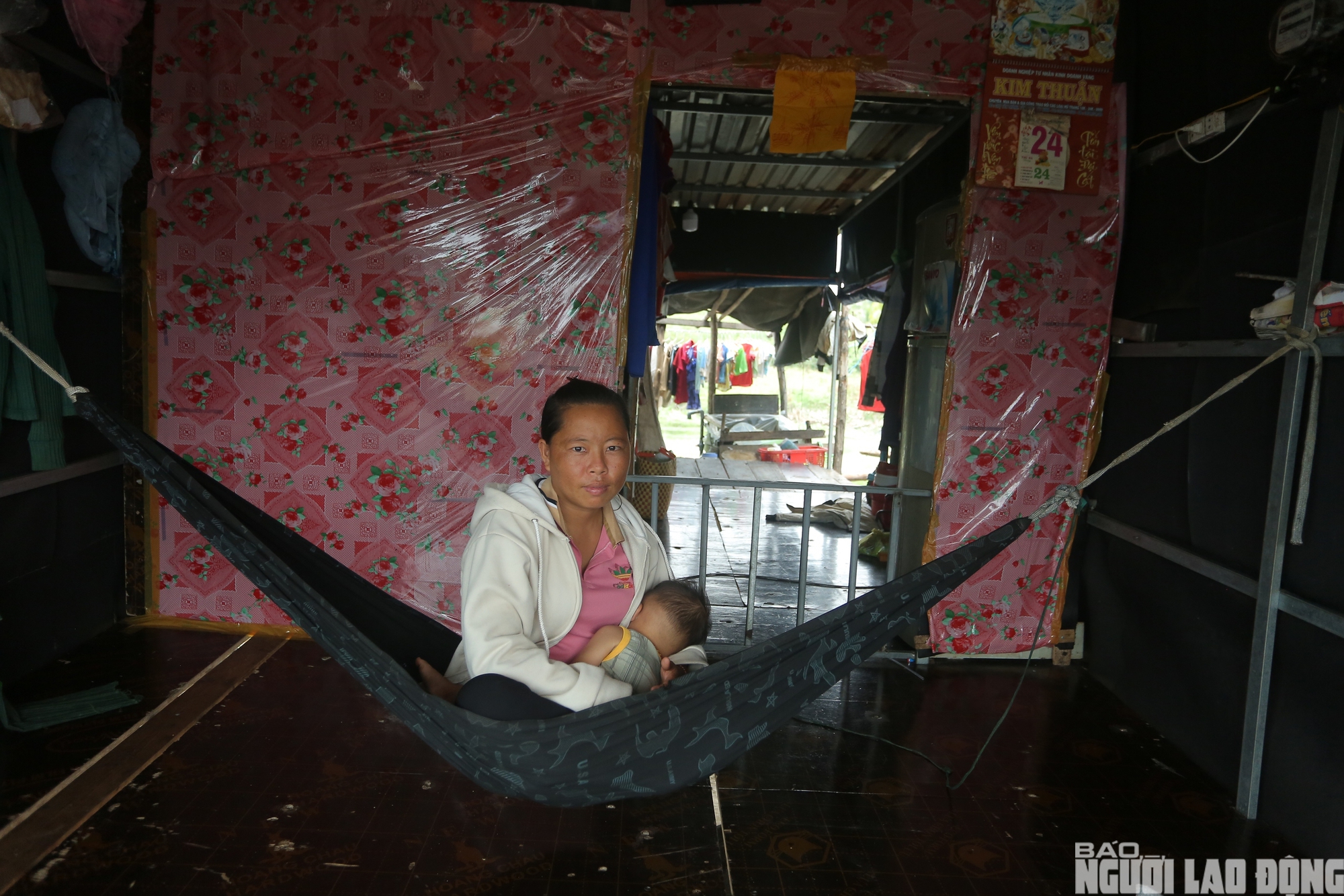 Chật vật mưu sinh ở &ldquo;x&oacute;m Việt kiều&rdquo; ven Hồ Dầu Tiếng - Ảnh 4.