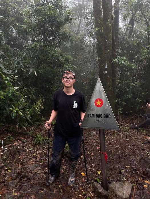 Nam sinh vi&ecirc;n người H&agrave; Nội mất t&iacute;ch khi leo n&uacute;i tại Tam Đảo - Ảnh 1.