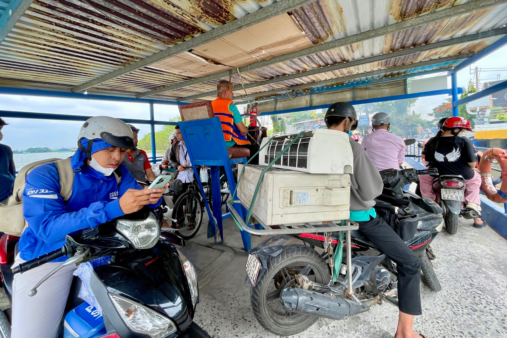 Nguy cơ lụy đò: Khách đi phà Bình Quới vẫn 