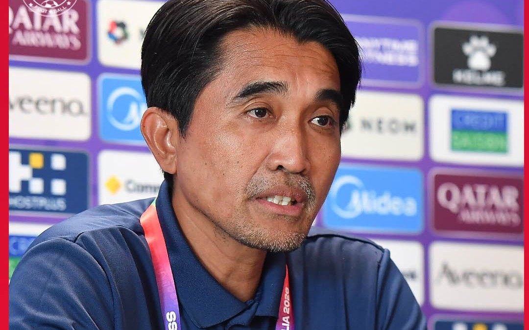 LĐBĐ Đ&agrave;i Bắc Trung Hoa sa thải HLV Th&aacute;i Lan sau khi c&aacute;c tuyển thủ nữ kiến nghị - Ảnh 2.