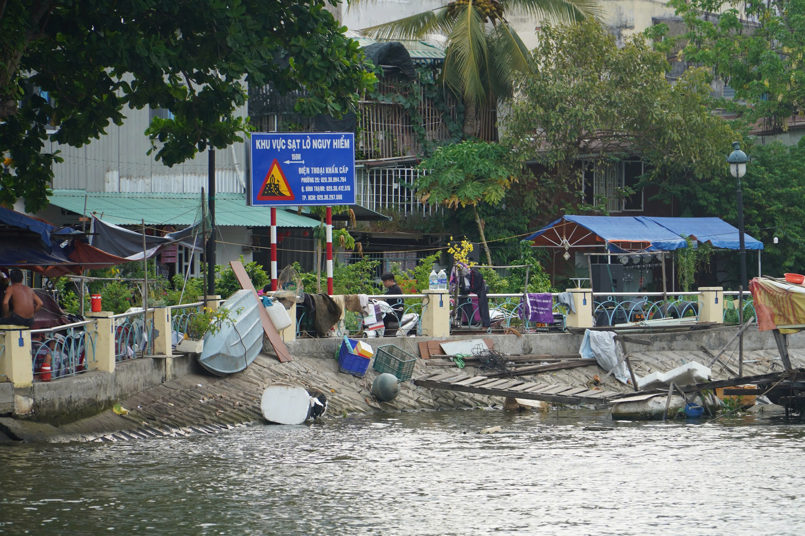 Ngăn sạt lở, giữ an toàn - Ảnh 1.