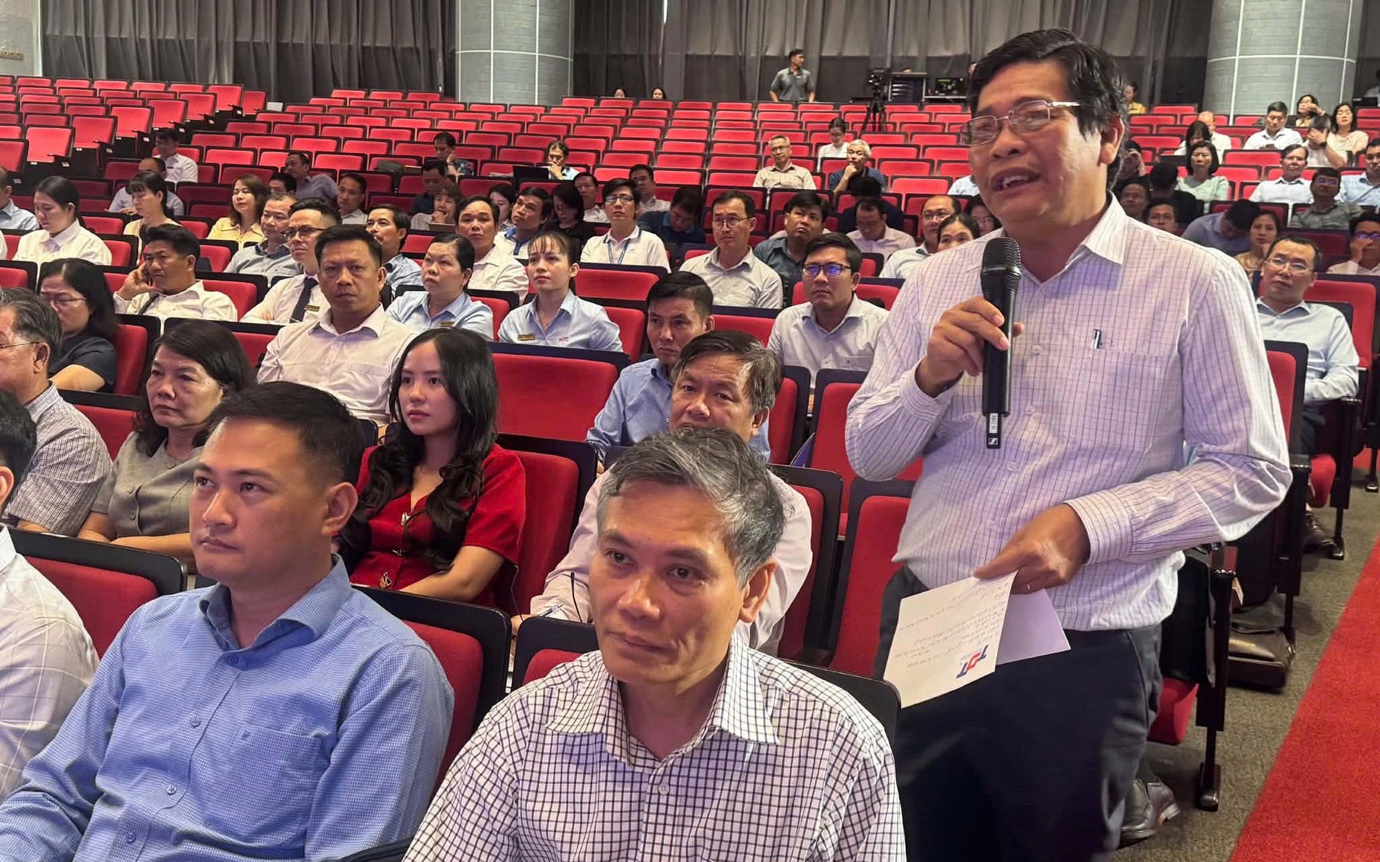 Nhiều trường ĐH tại TPHCM bắt đầu nhận minh chứng x&eacute;t tuyển ĐH - Ảnh 2.