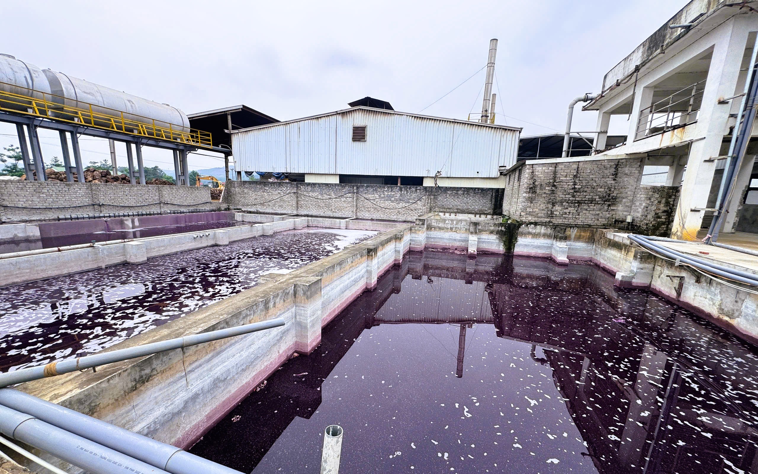 C05 Bộ Công an vào cuộc vụ nước giếng khoan nhà dân đổi màu tím bất thường - Ảnh 4.