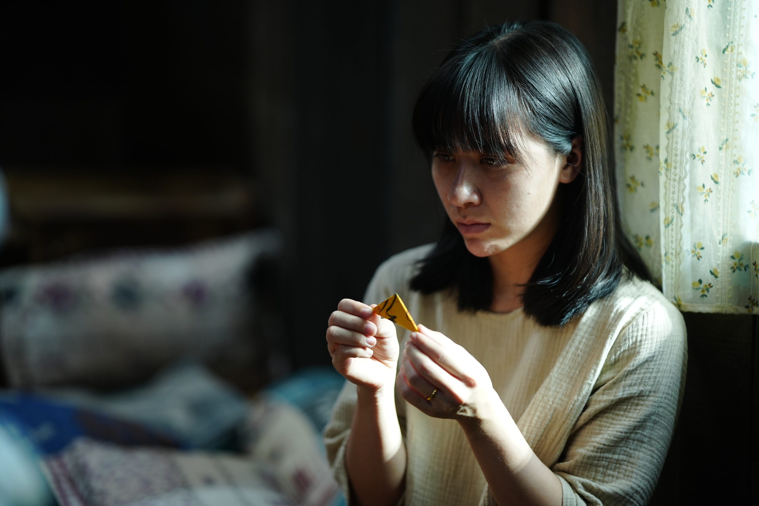 Tín Nguyễn căng thẳng, ám ảnh nỗi lo mất con - Ảnh 4.