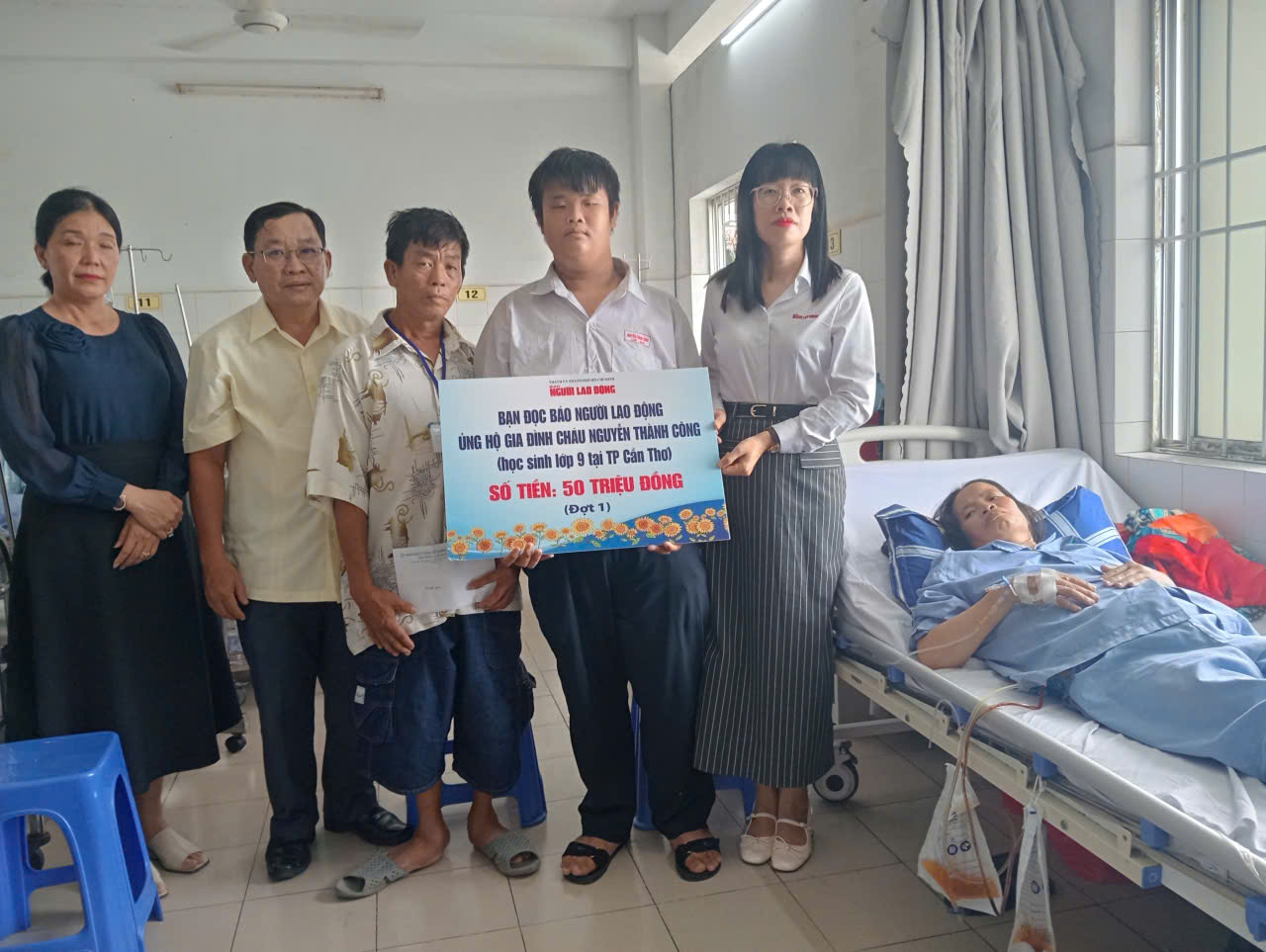 Hoàn cảnh của nam sinh bệnh tật, bán vé số ở Cần Thơ được bạn đọc ủng hộ 194 triệu đồng - Ảnh 4.