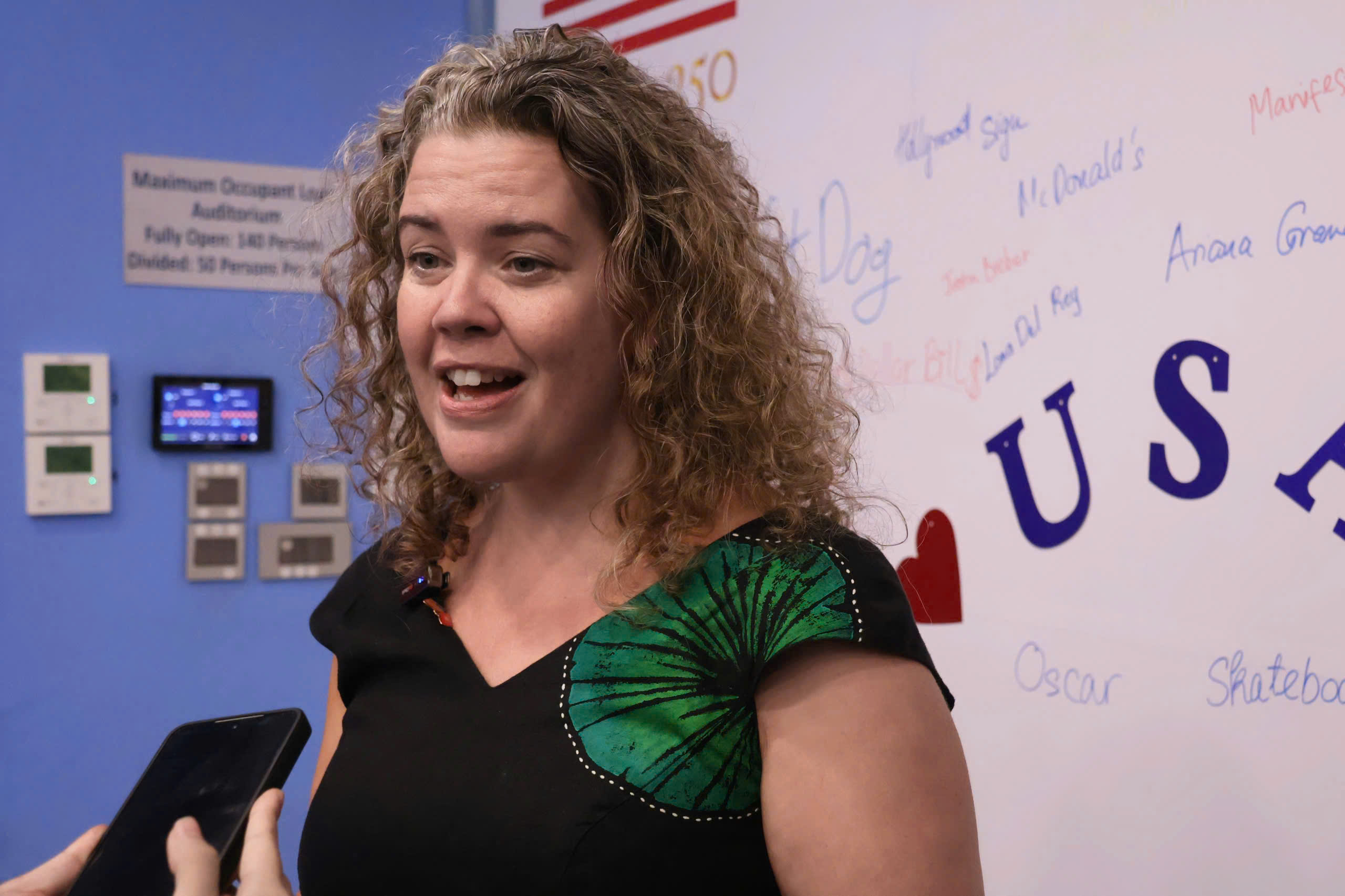 Giới trẻ h&aacute;o hức t&igrave;m hiểu lịch sử Mỹ bằng c&ocirc;ng nghệ thực tế ảo tại Founder Museum - Ảnh 3.