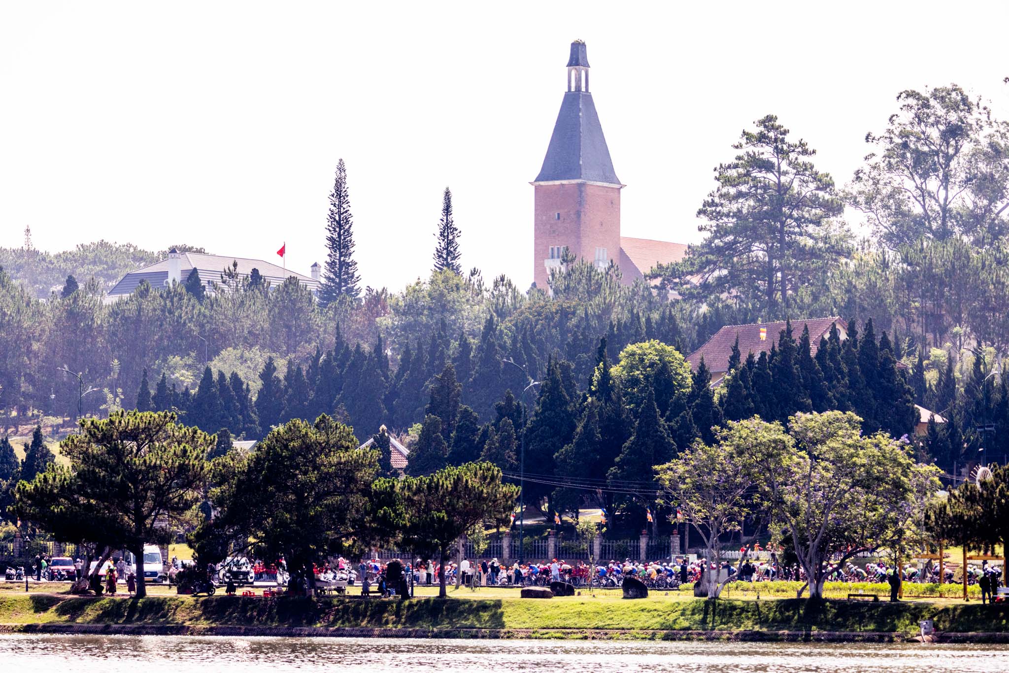 C&uacute;p truyền h&igrave;nh: Tay đua Thanh H&oacute;a thắng v&ograve;ng hồ Xu&acirc;n Hương - Ảnh 5.