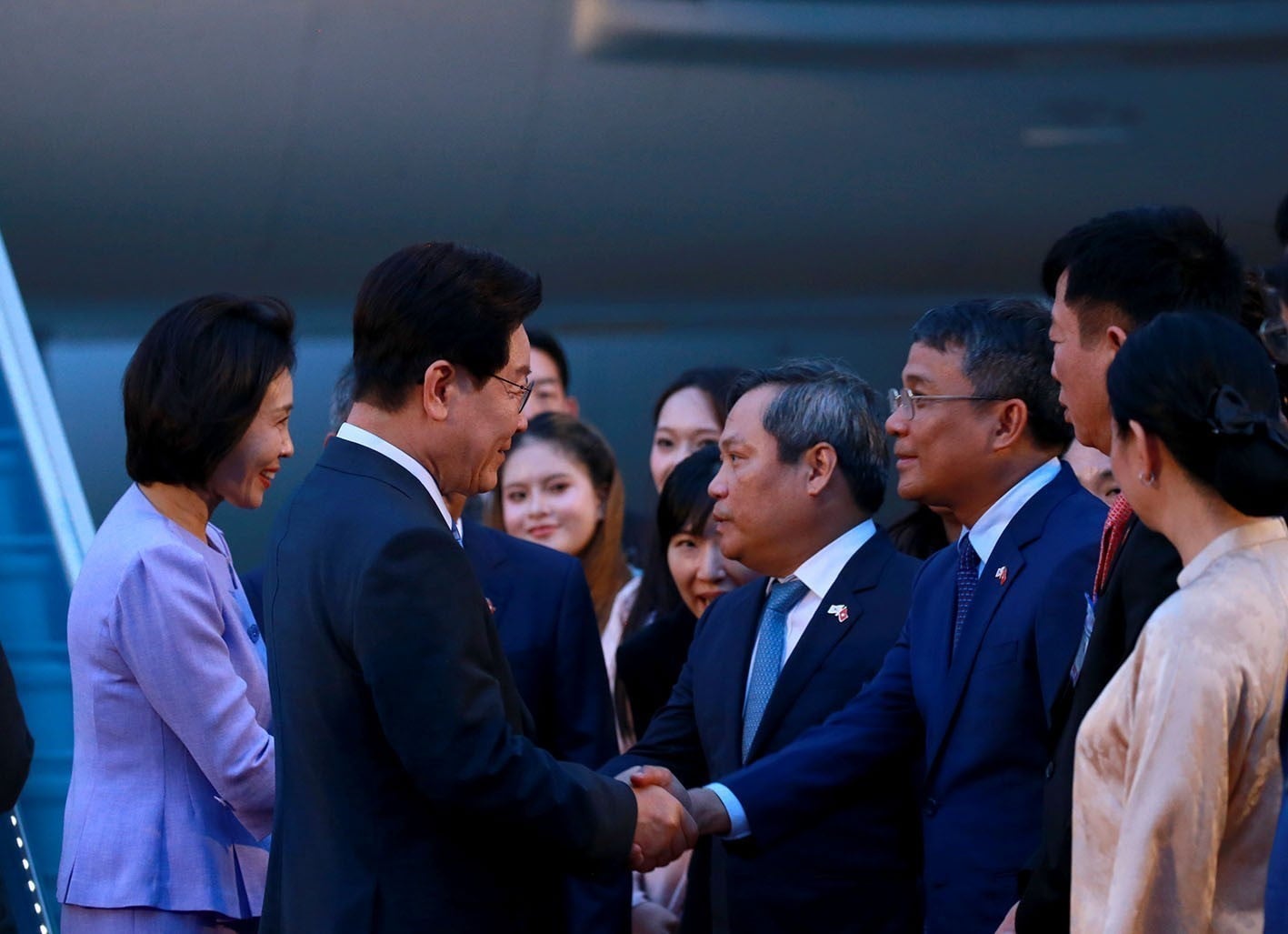 Tổng thống H&agrave;n Quốc Lee Jae Myung đến H&agrave; Nội - Ảnh 1.