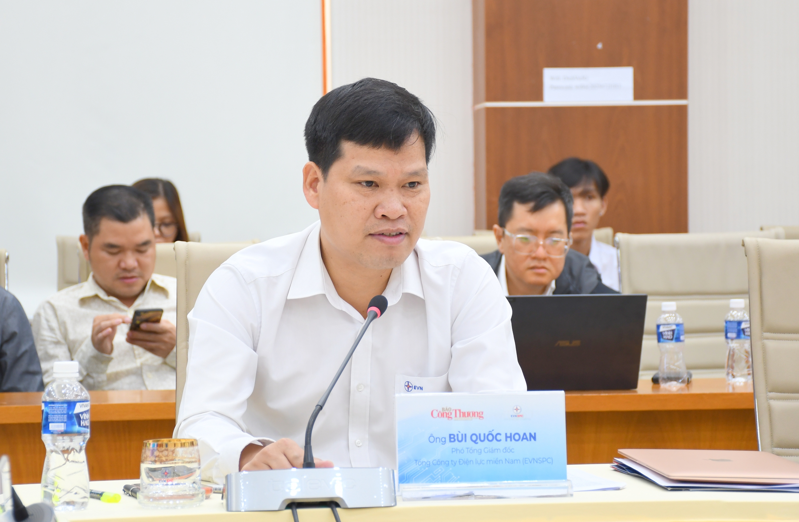 Kinh nghiệm đầu tư điện mặt trời mái nhà cho hộ gia đình tài chính hạn chế - Ảnh 1.