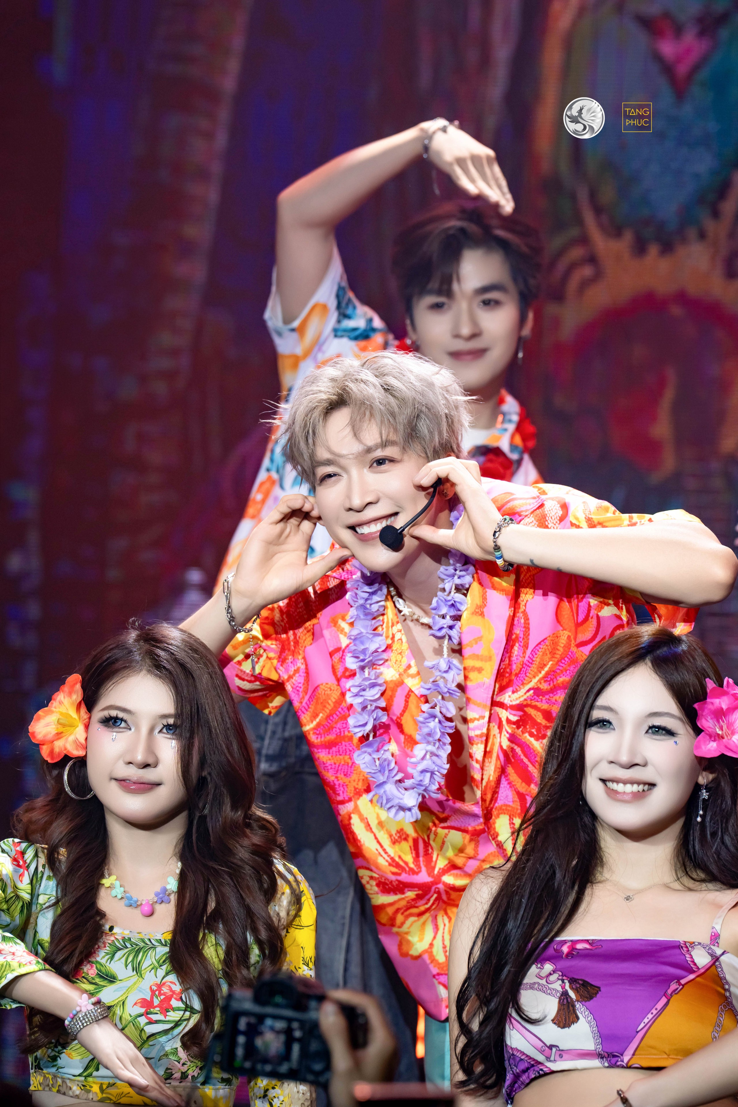 Nhạc sĩ Huỳnh Quốc Huy: 