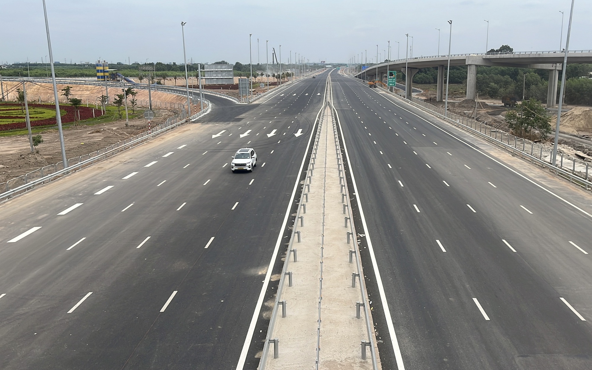 Chỉ &ocirc; t&ocirc; dưới 9 chỗ v&agrave;o đường cao tốc bi&ecirc;n h&ograve;a - Vũng T&agrave;u tạm thời 2026 - Ảnh 2.